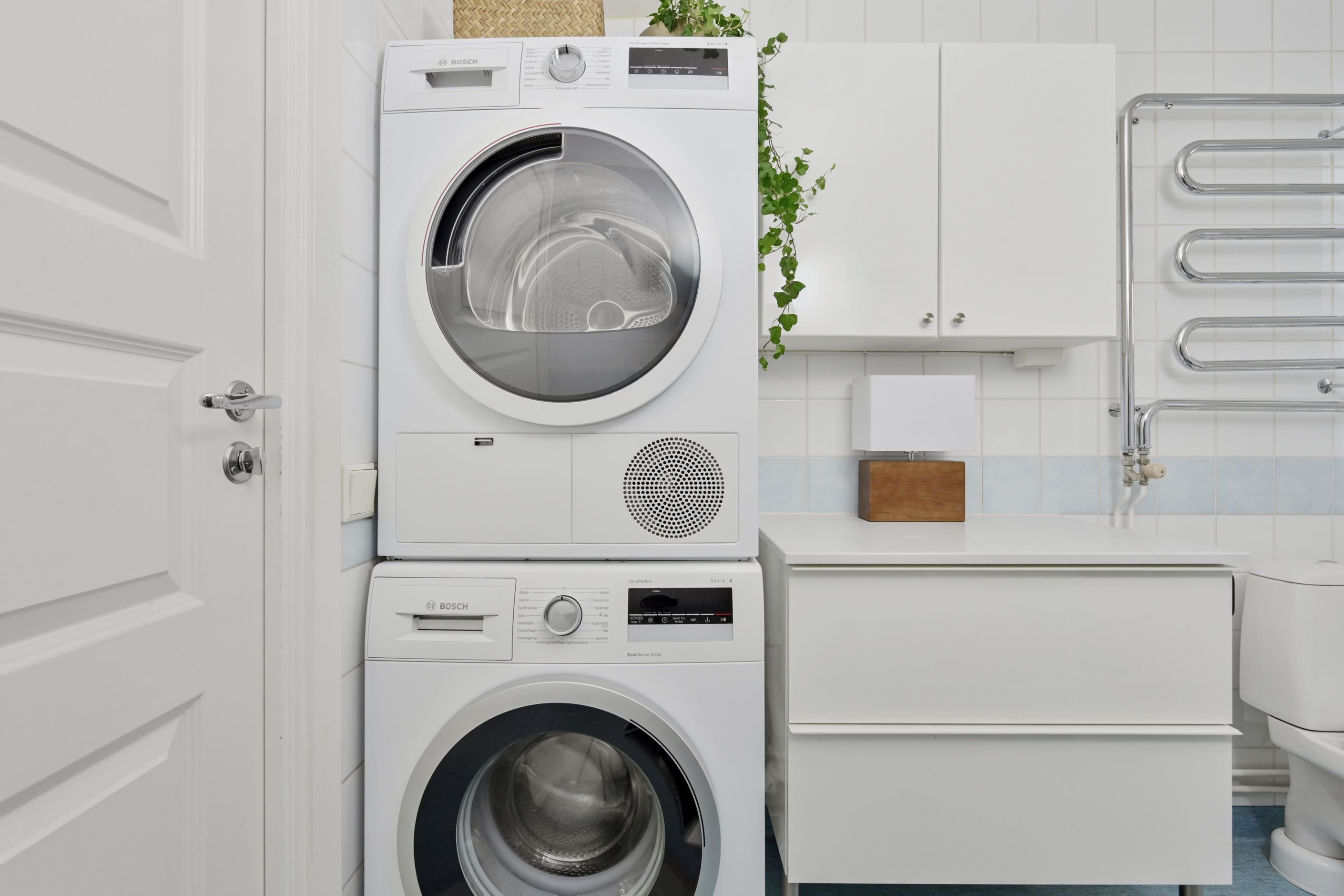 Tvättpelare i badrum