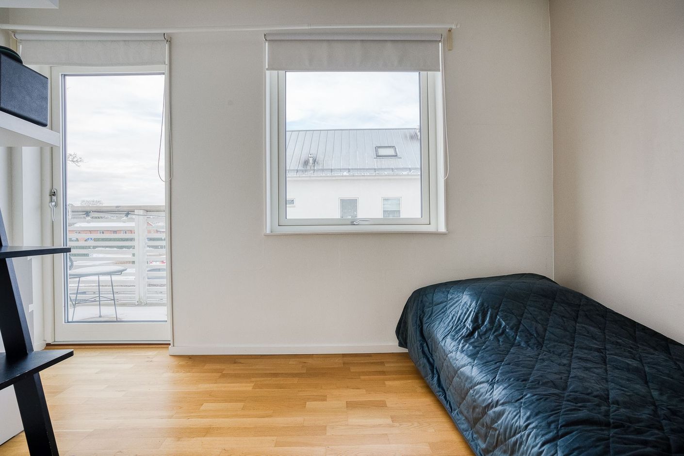 Sovrum, även detta med utgång till balkongen