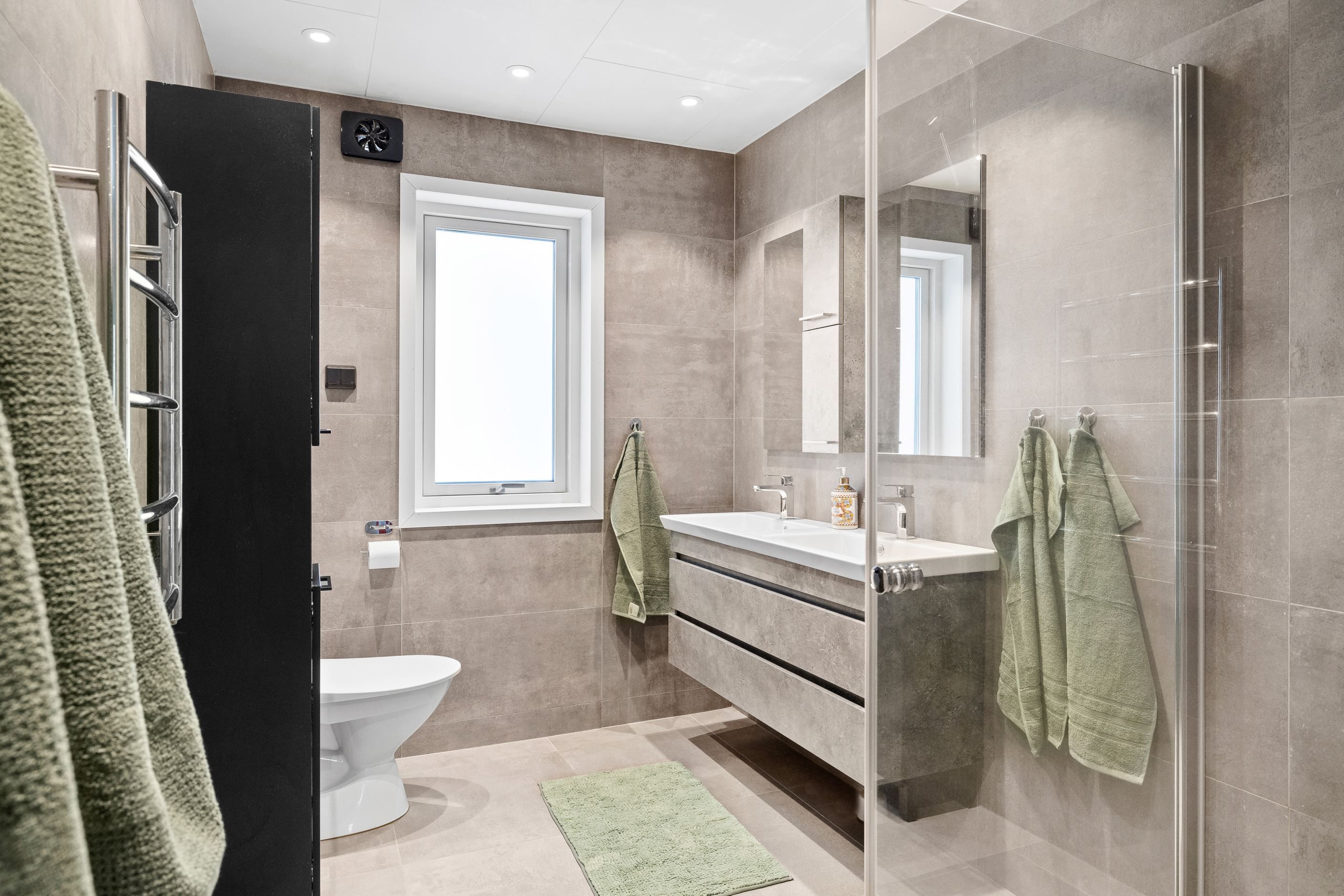 Dusch och handdukstork