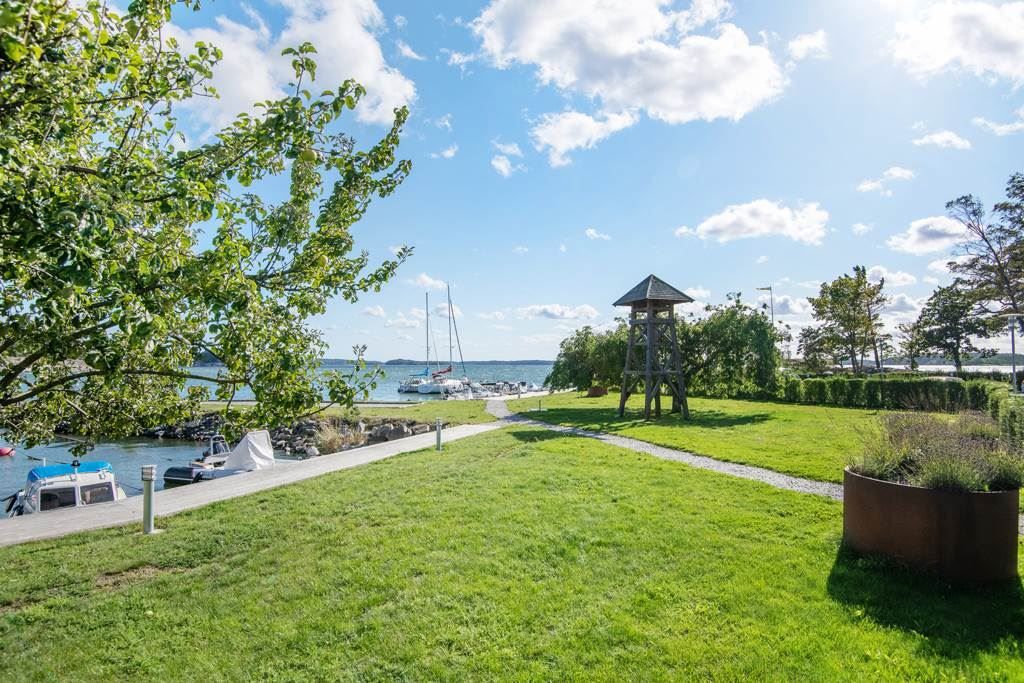 Trevlig vy över området. Finns även en boulebana