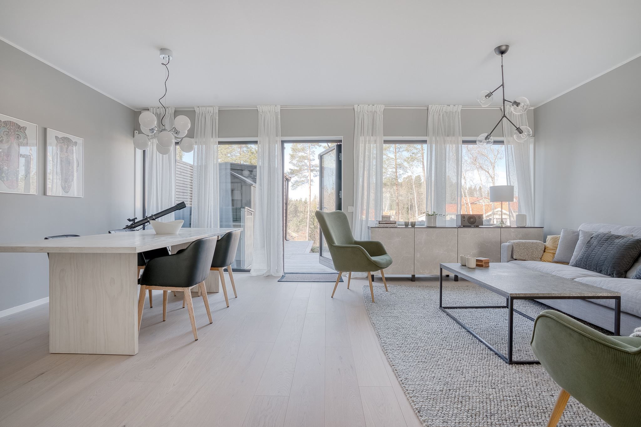 Generöst vardagsrum