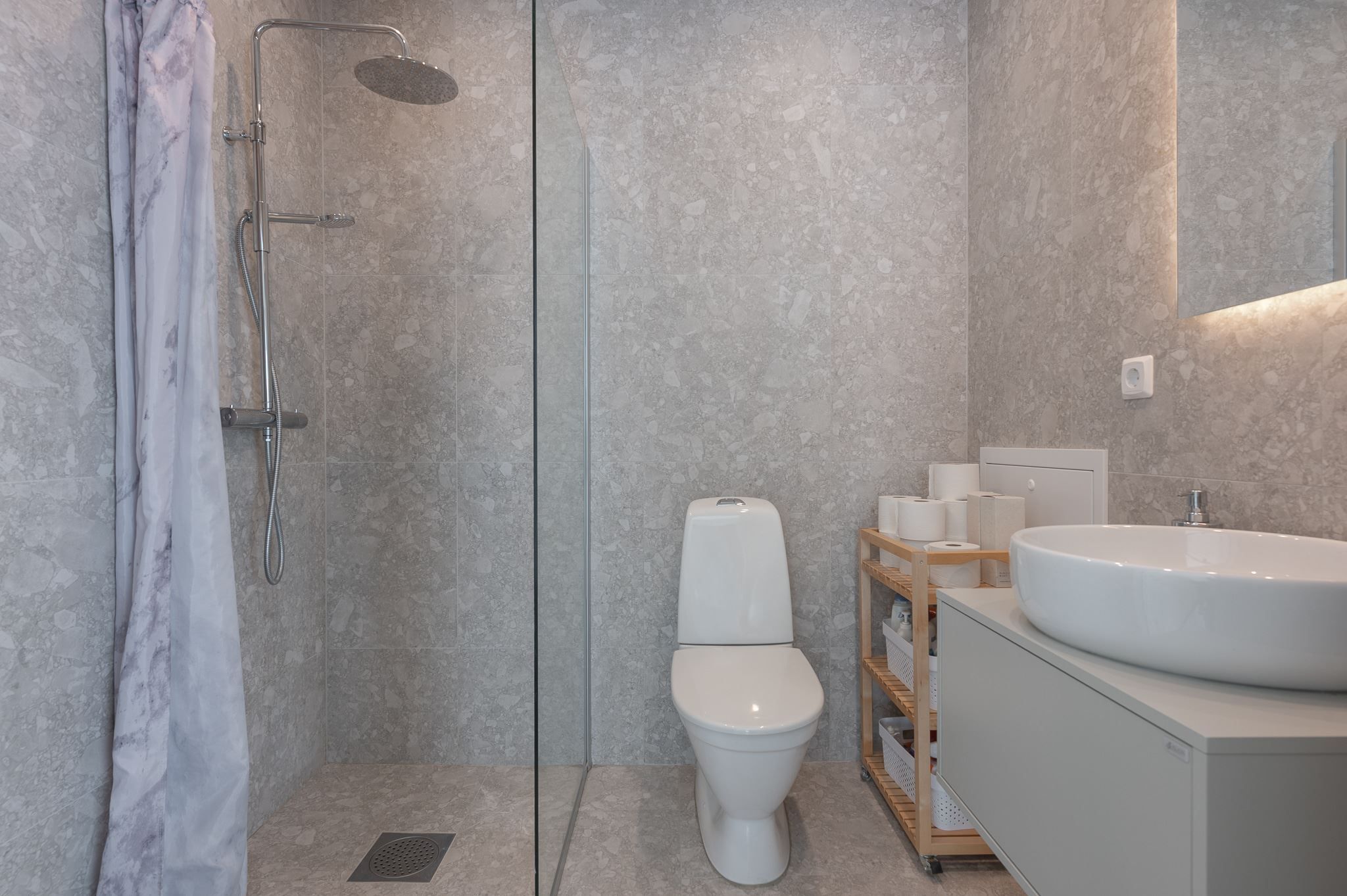 Badrum med dusch på entréplan