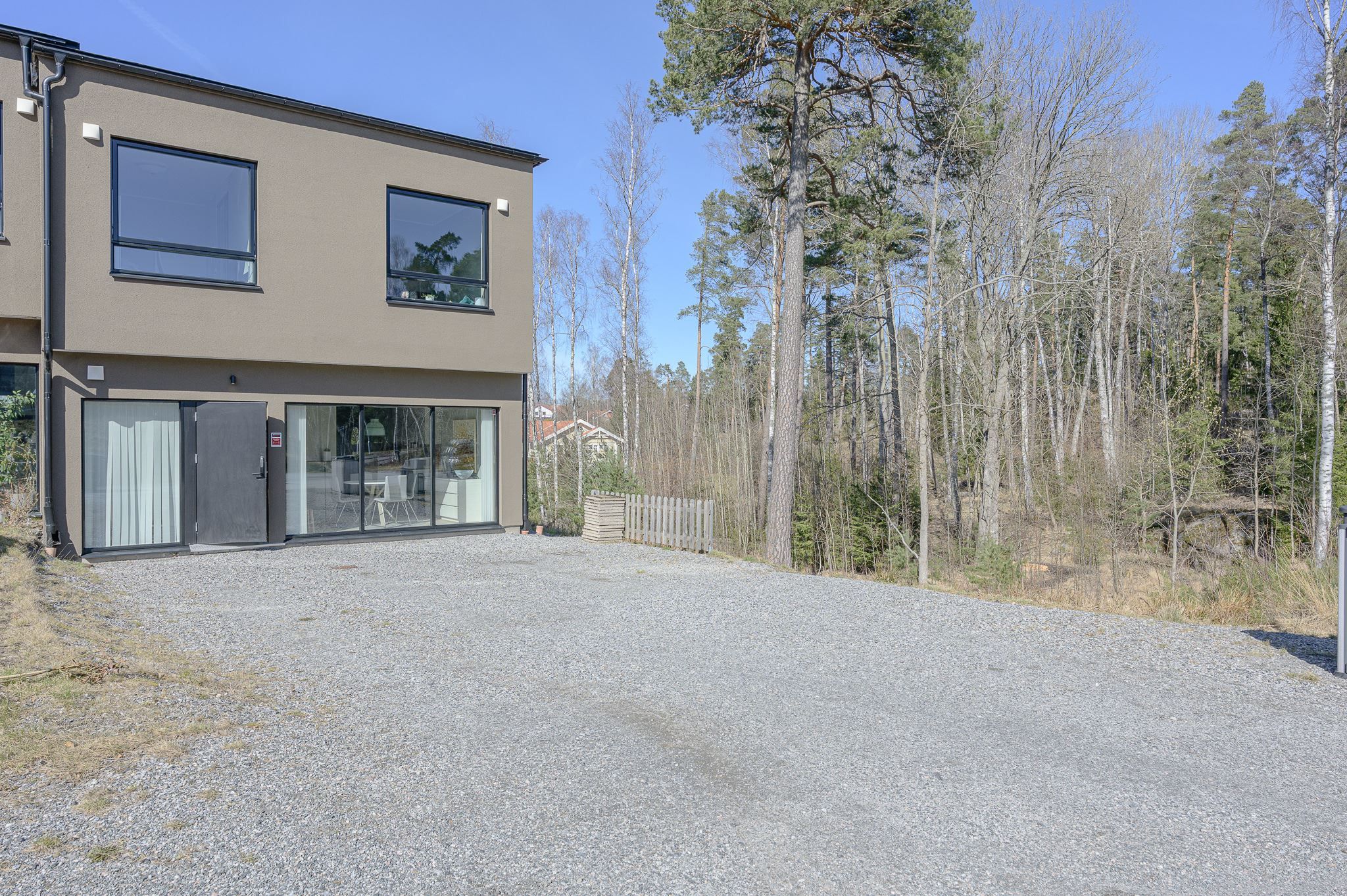 Parkering med plats för flera bilar