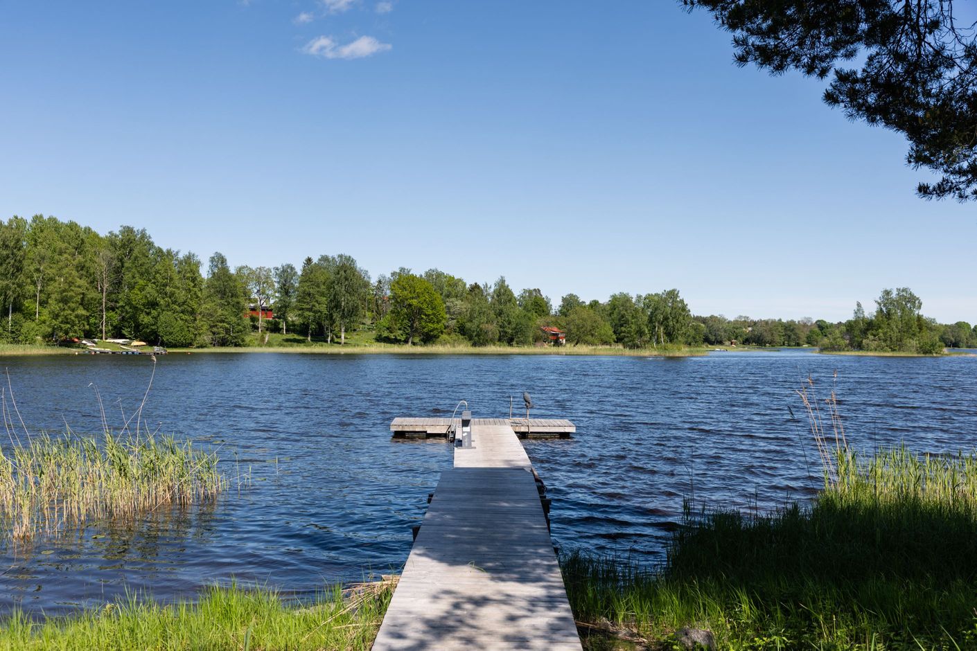 Brygga på badrocksavstånd