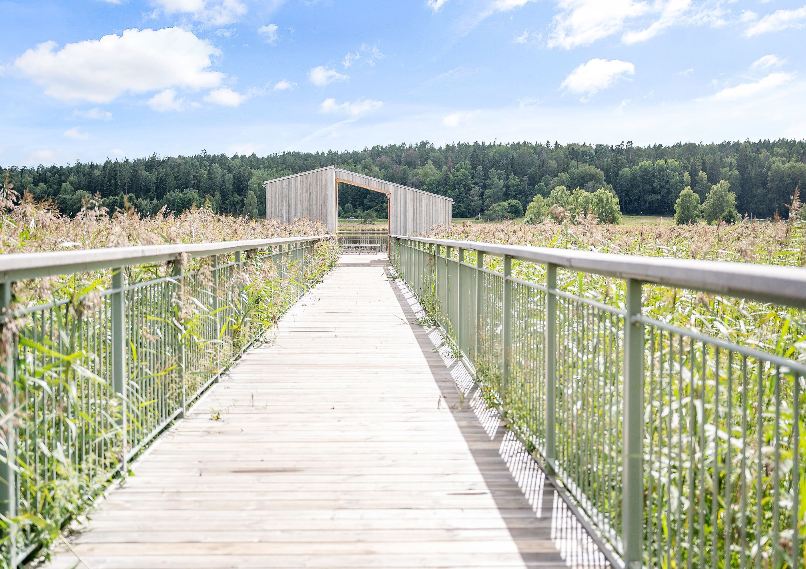 Närliggande brygga