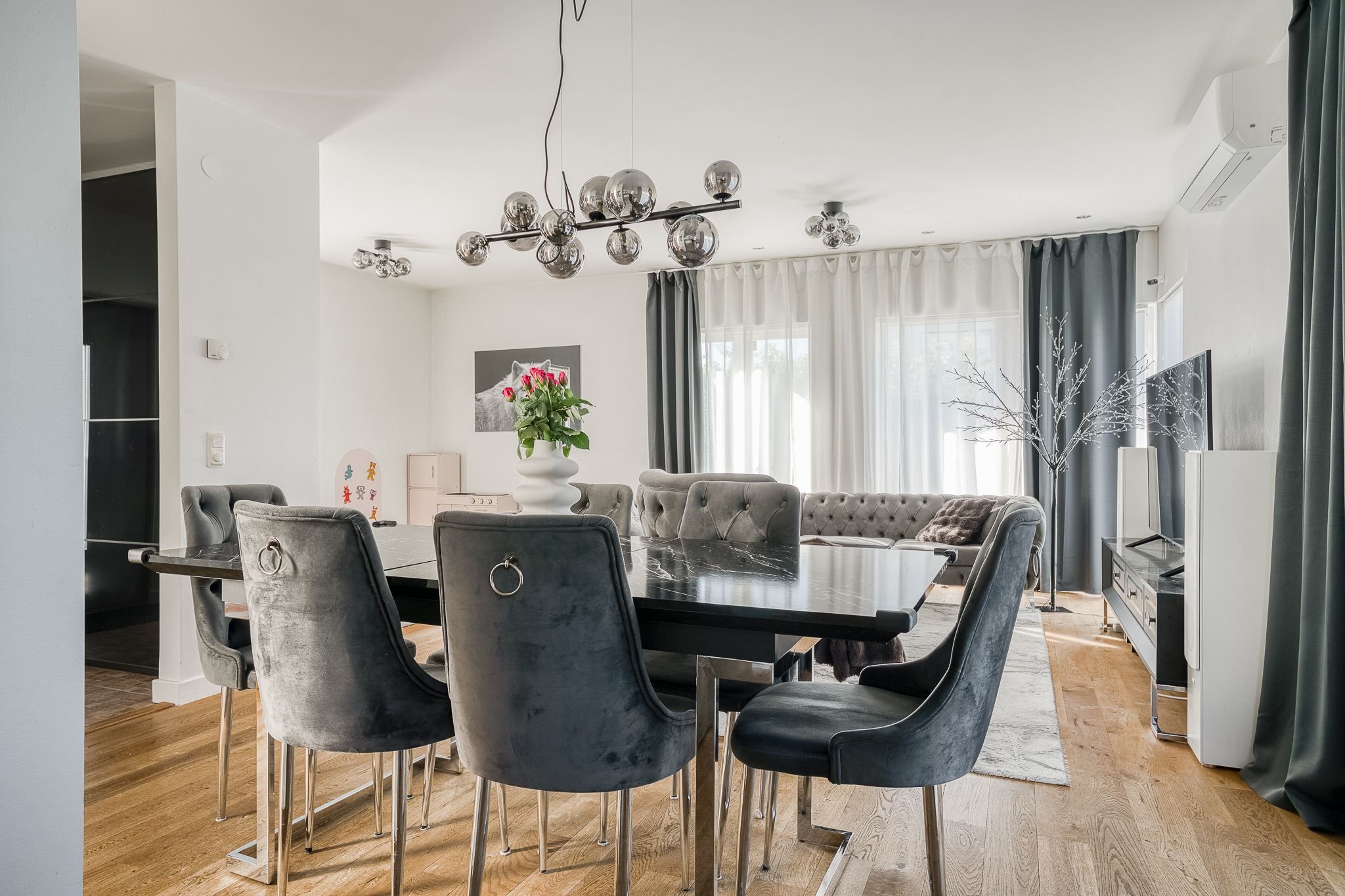 Matplats med gott om utrymme
