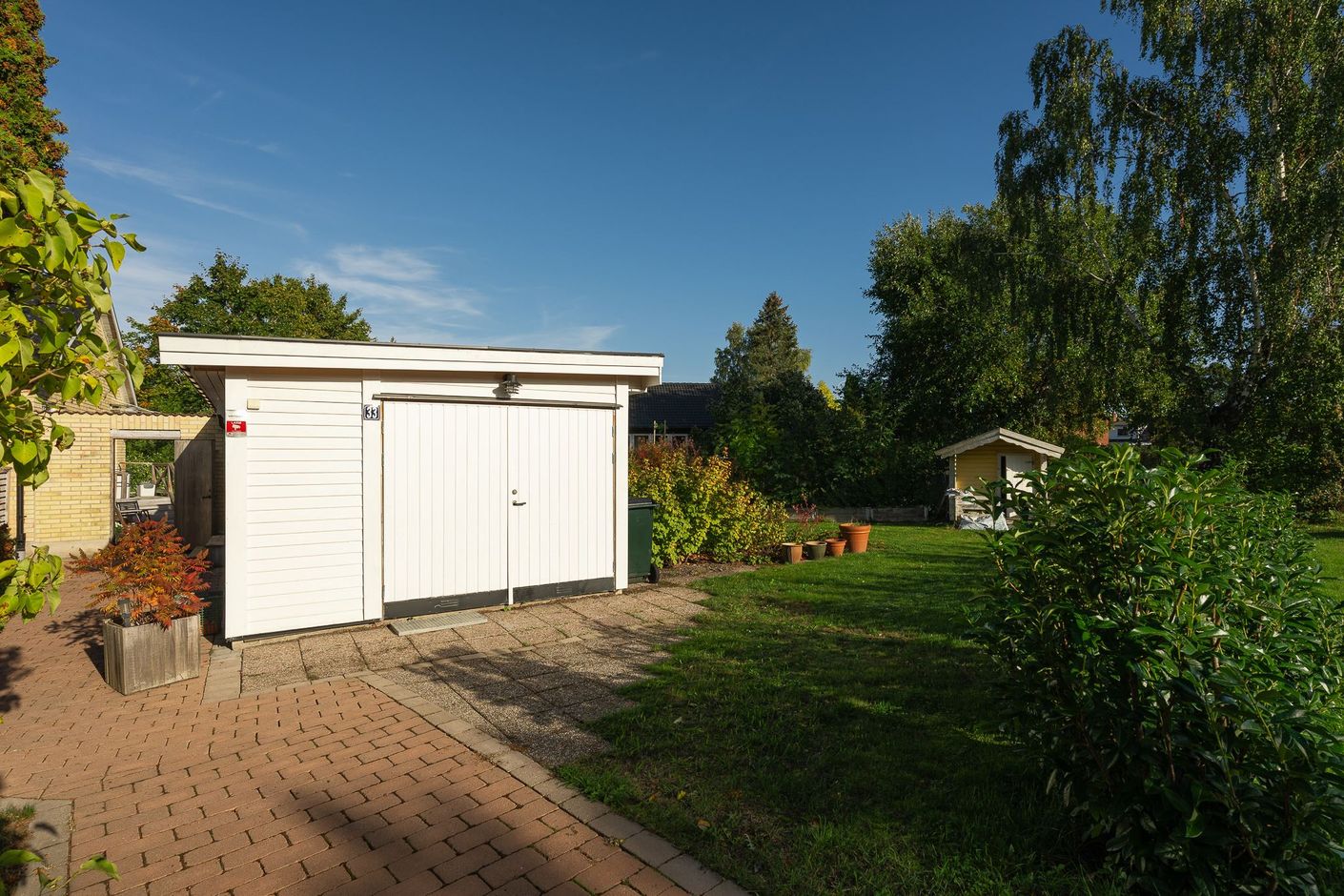 Rymligt garage med bra förvaring