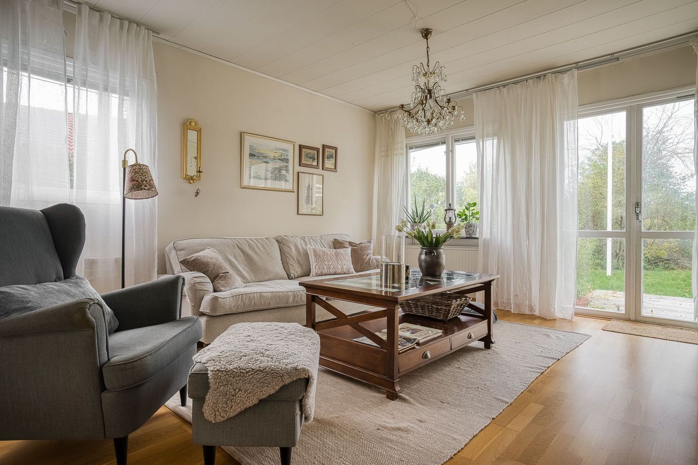 Vardagsrum med plats för umgänge