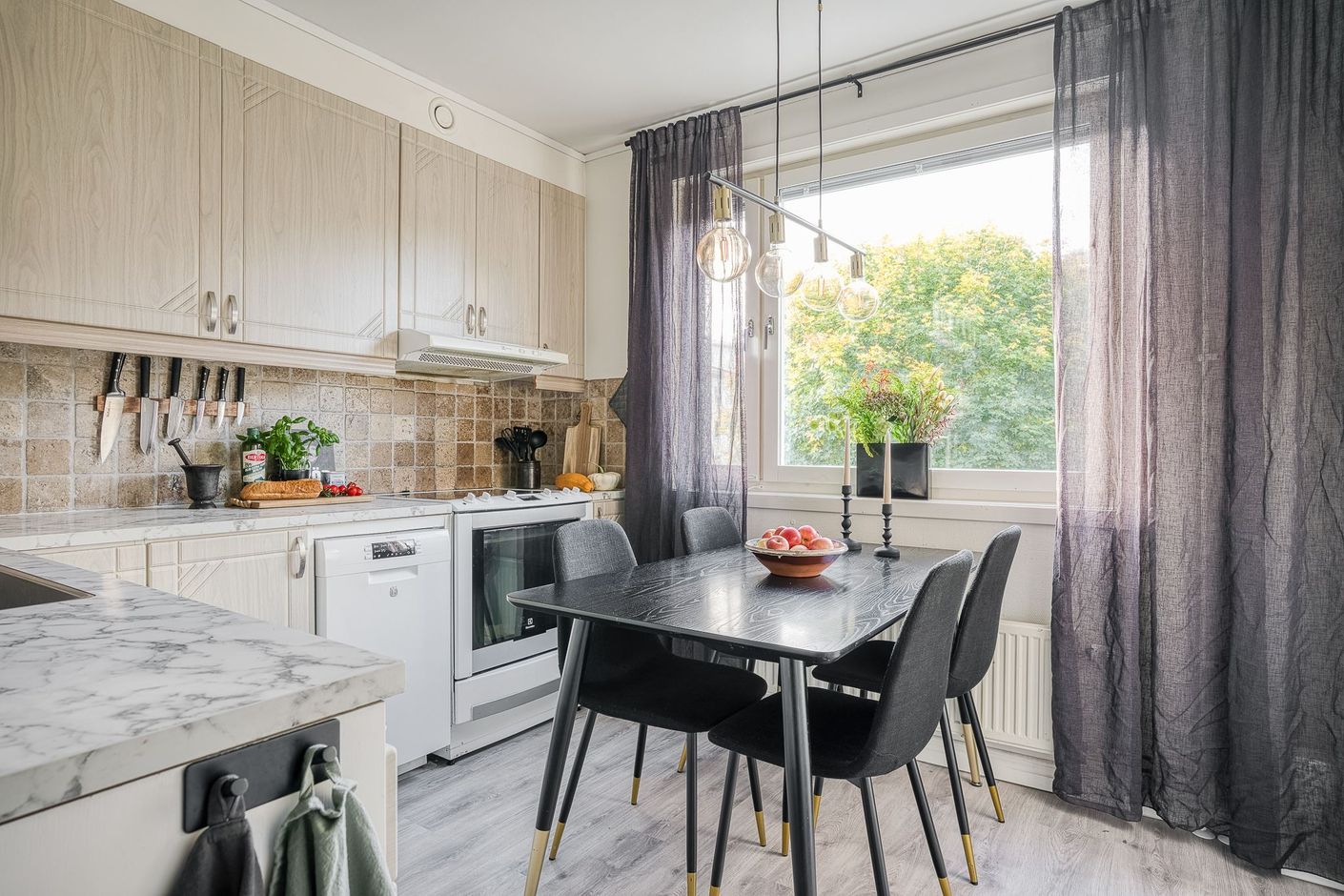 Kök med plats för vardagens måltider