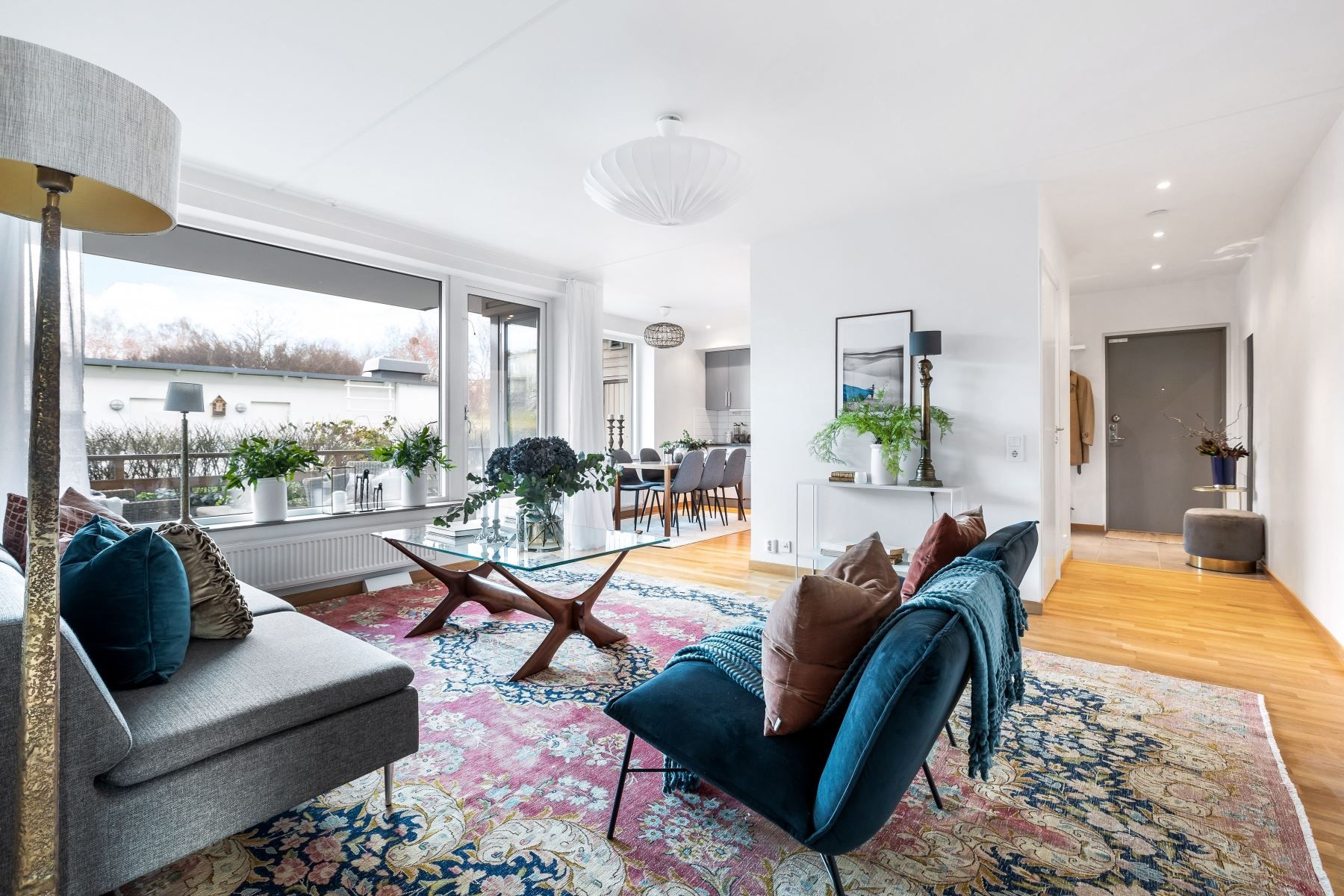 Ljust vardagsrum med skön planlösning