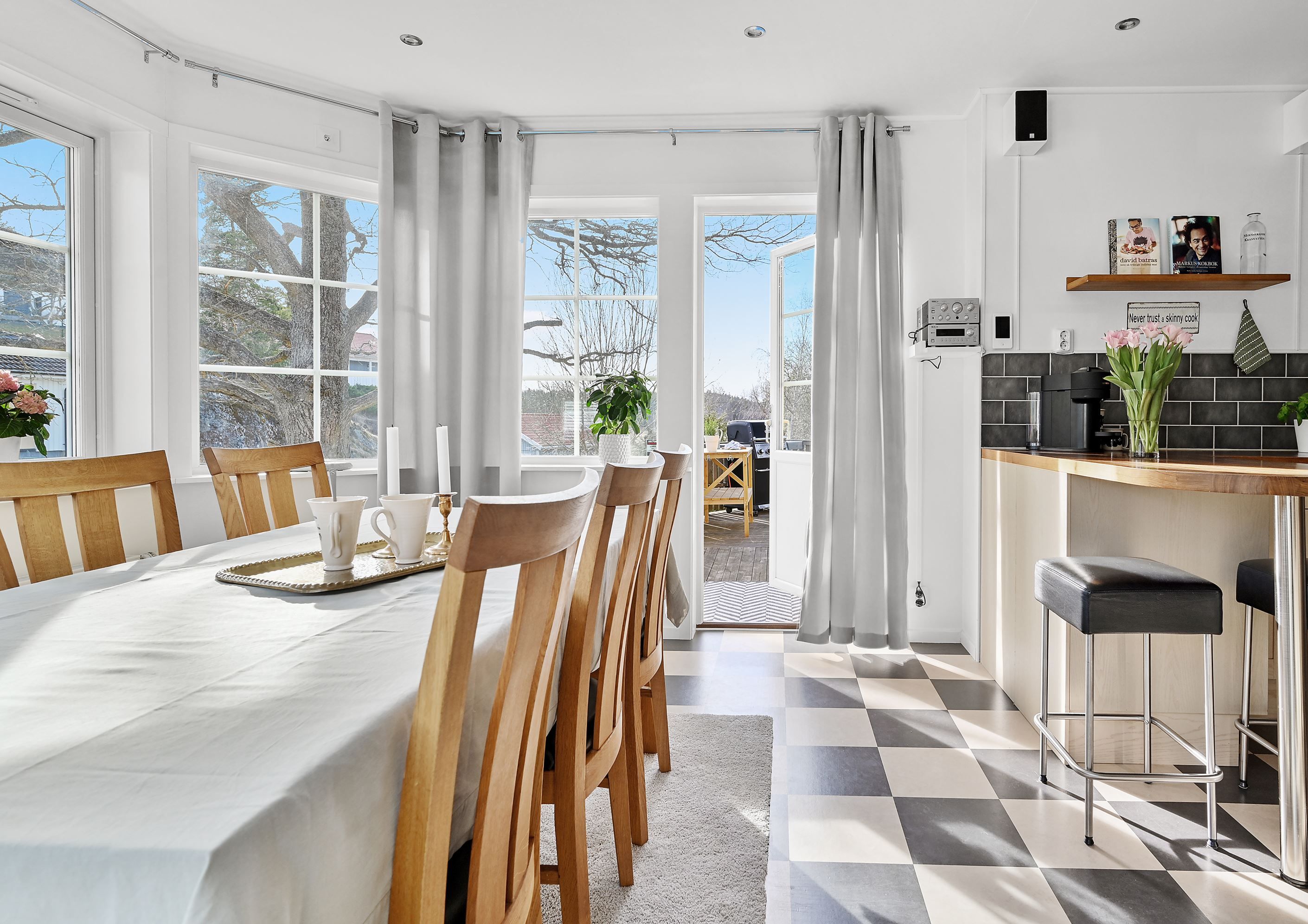 Matplats med otroligt ljusinsläpp