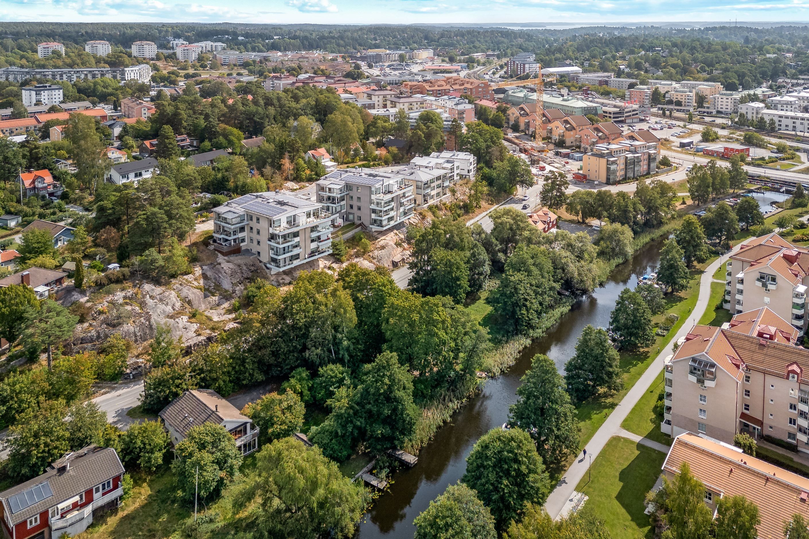 Högt läge nära Åkers kanal
