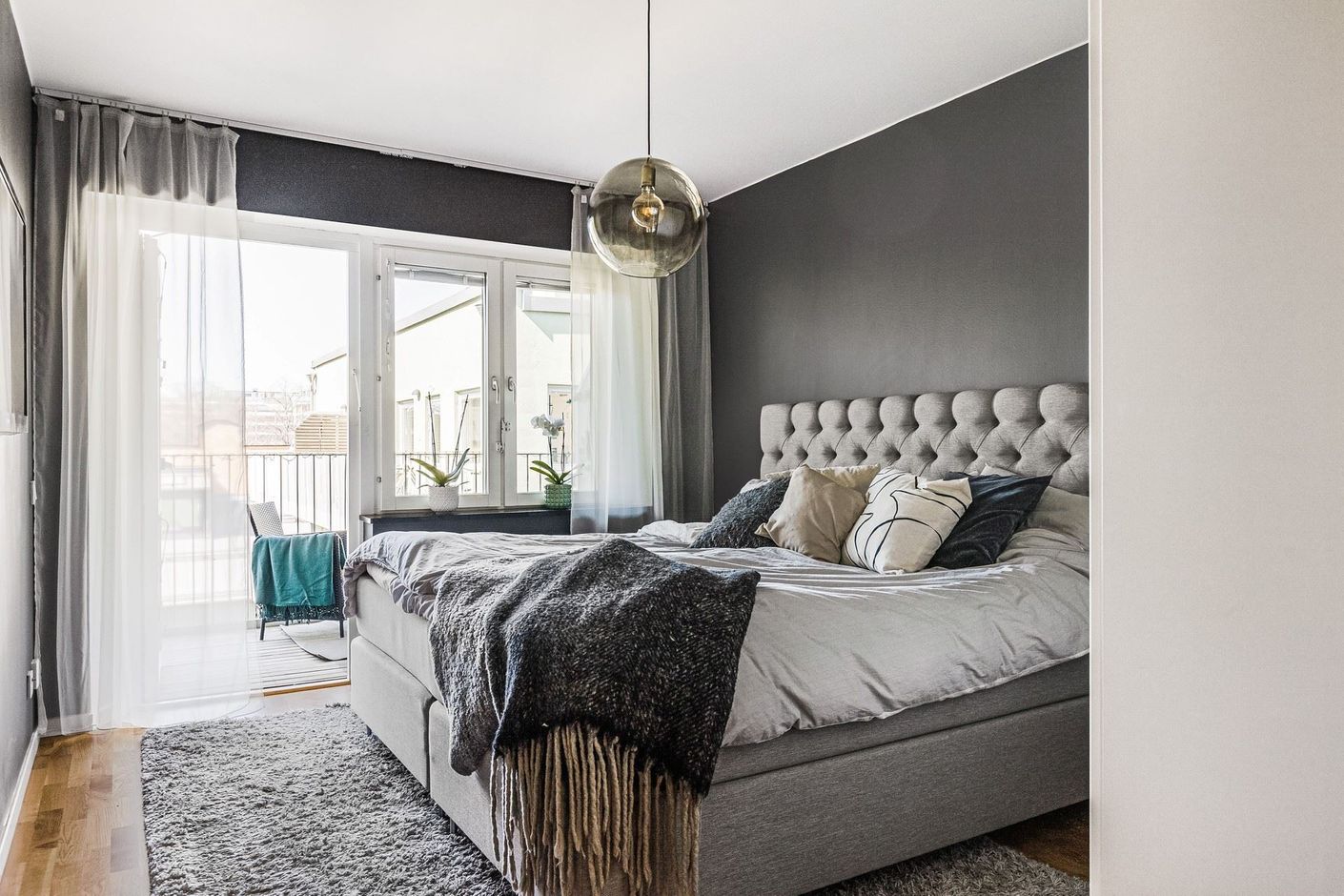 "Master bedroom"