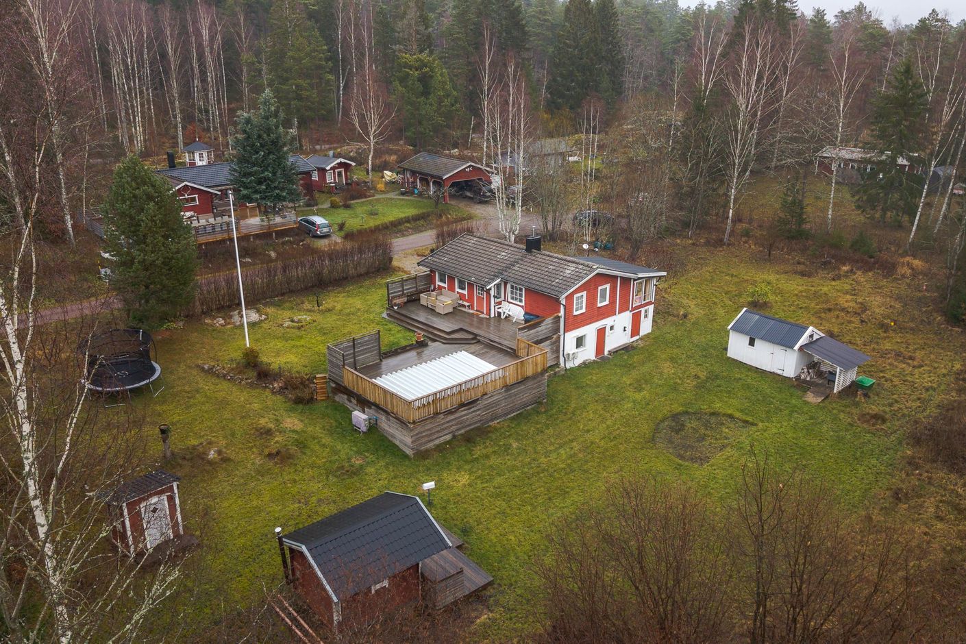 Stor härlig fastighet med flera byggnader