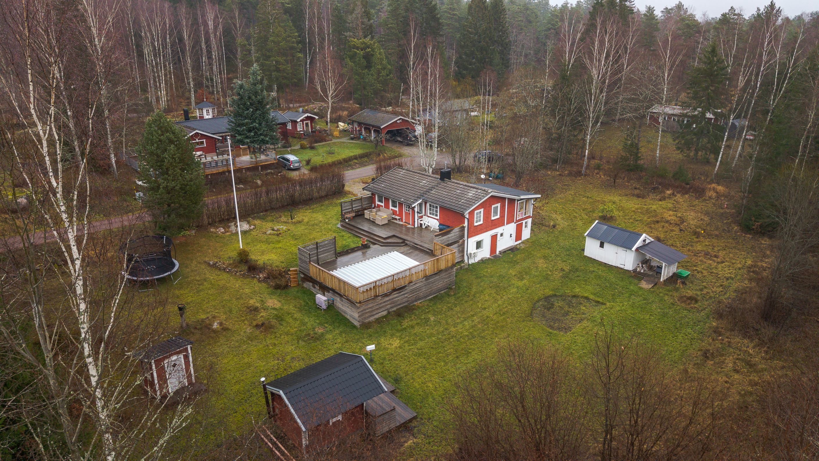 Stor härlig fastighet med flera byggnader
