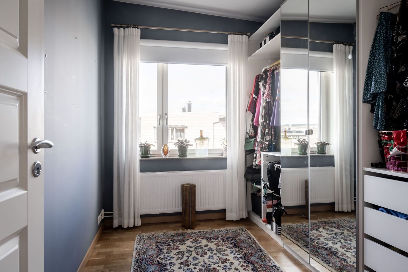 Walk in closet