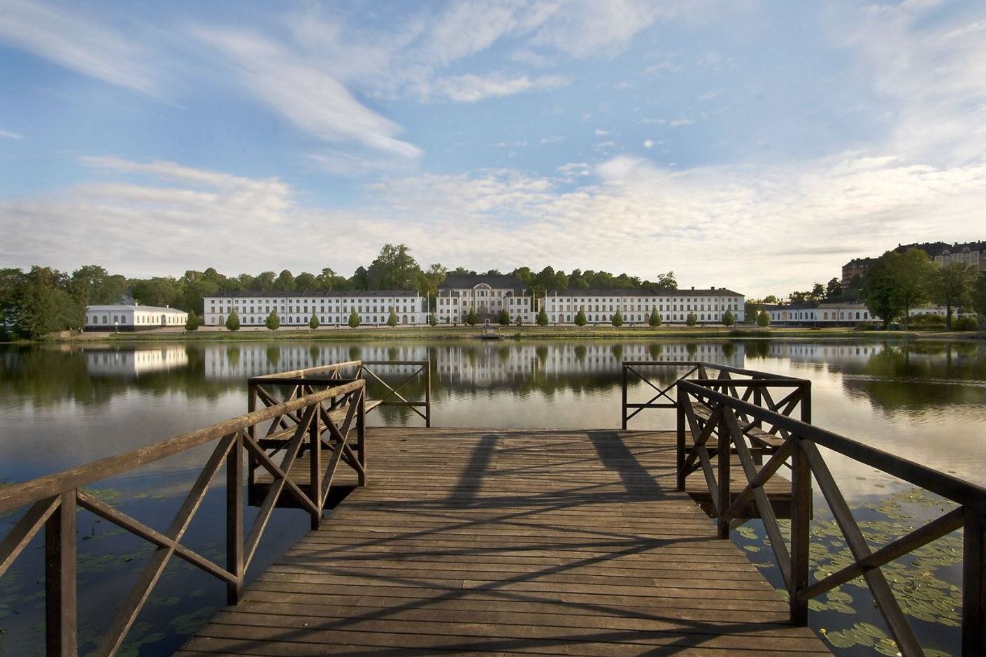 Närhet till Karlbergsslott och dess grönområden