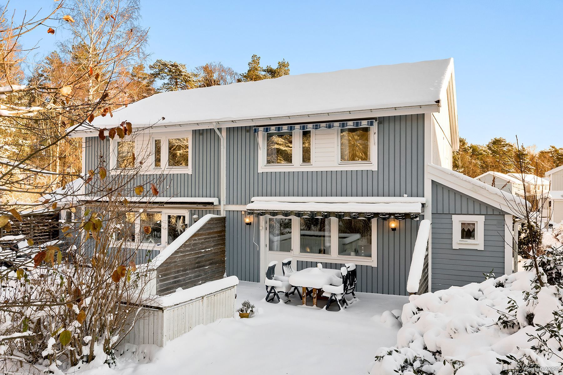 Härlig trädgård i perfekt läge