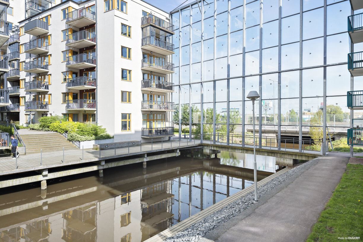 Genom Porslinfabriken rinner Kvillebäcken!