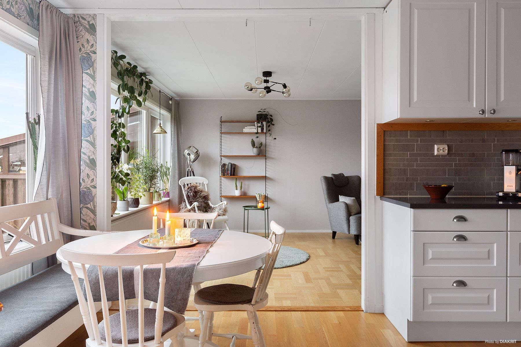 Välkommen till detta renoverade radhus!