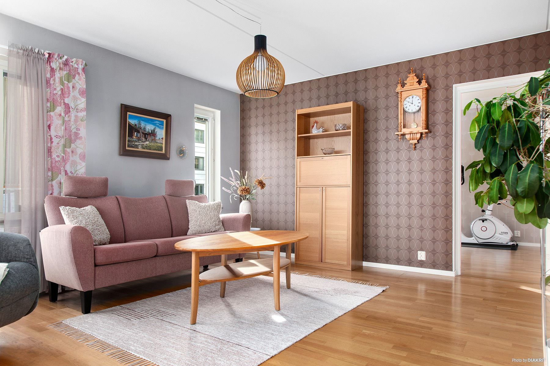 Luftigt och lättmöblerat vardagsrum