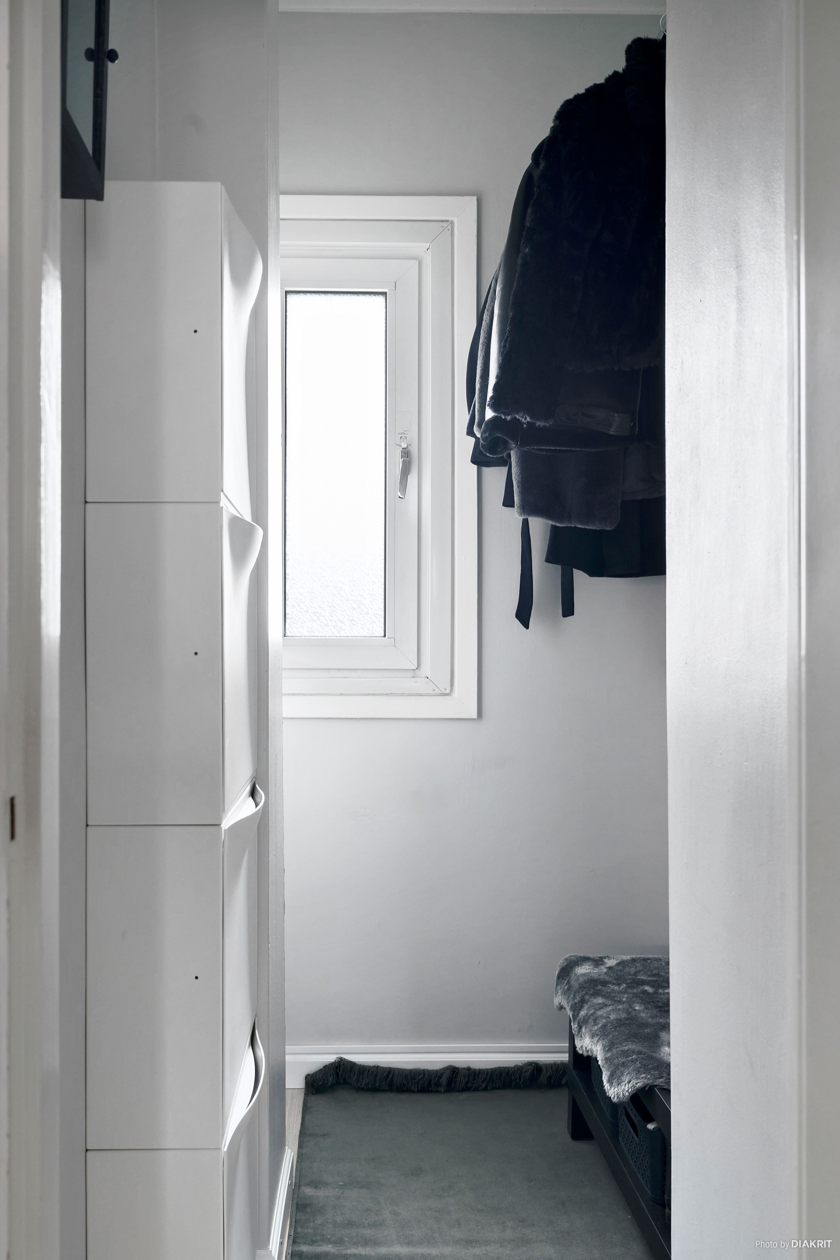 Praktisk klädkammare i anslutning till hallen