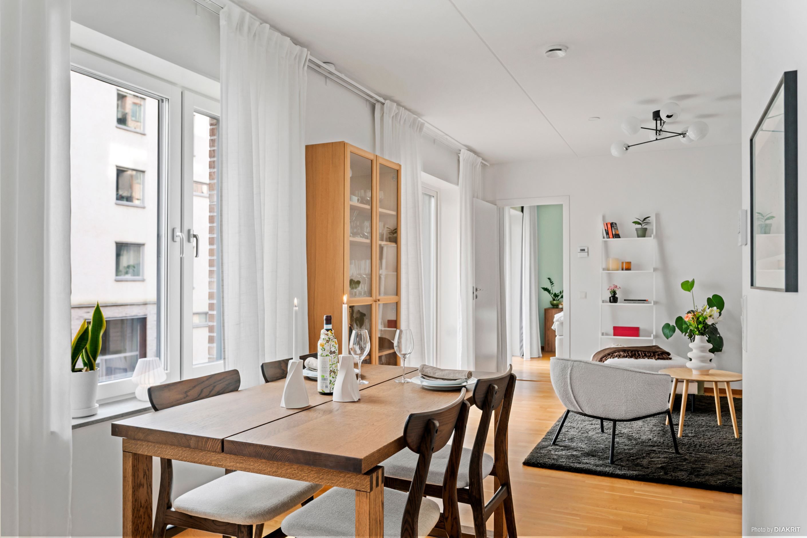 Plats för rejält matbord intill köket