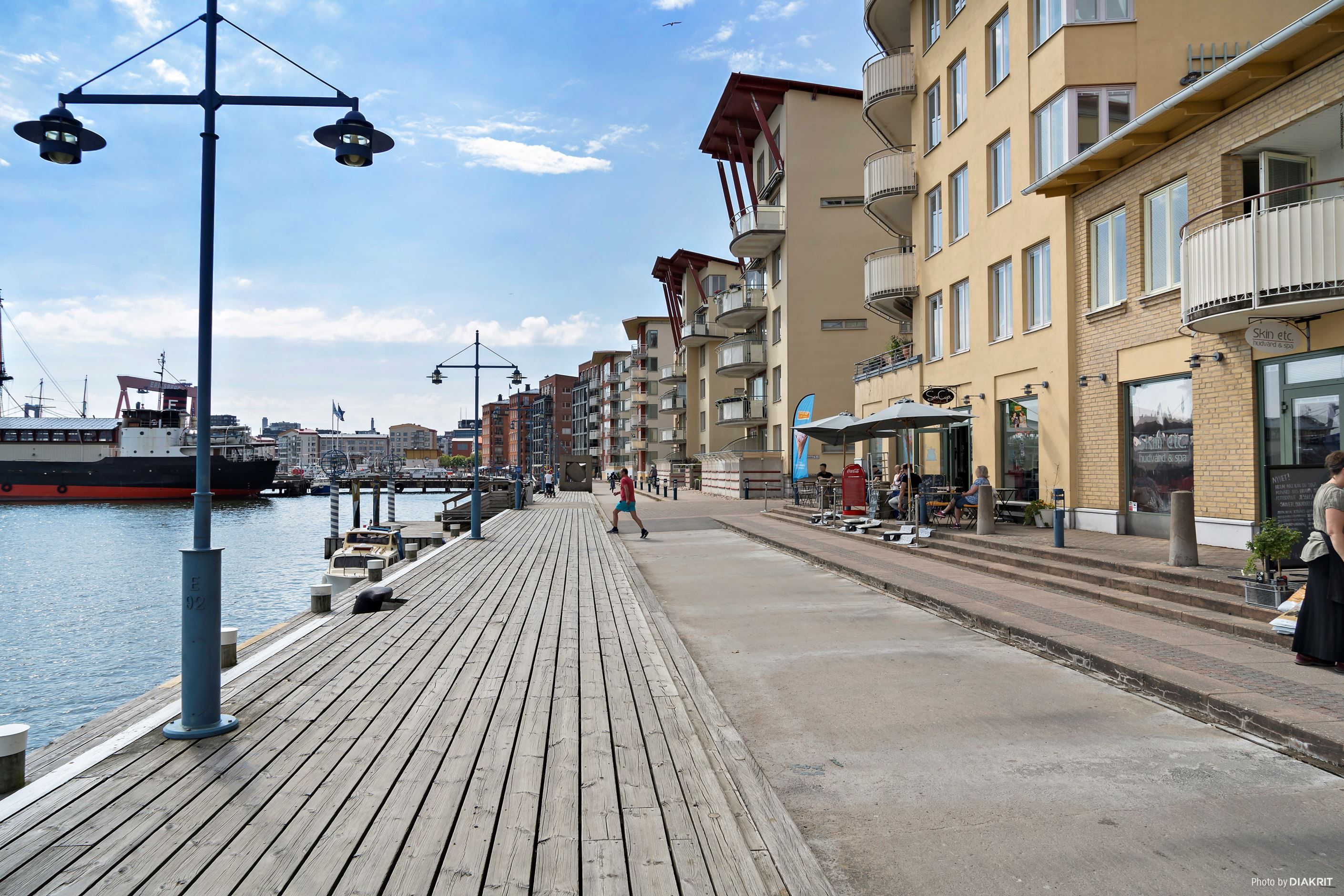 Fantastiskt promenadstråk längs med kajen