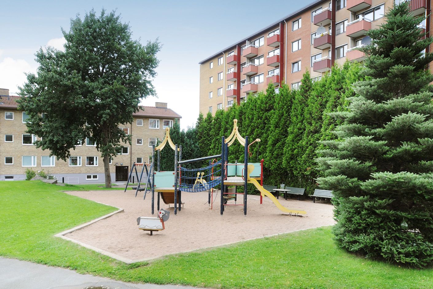 Rolig lekplats på gården - Vintervädersgatan