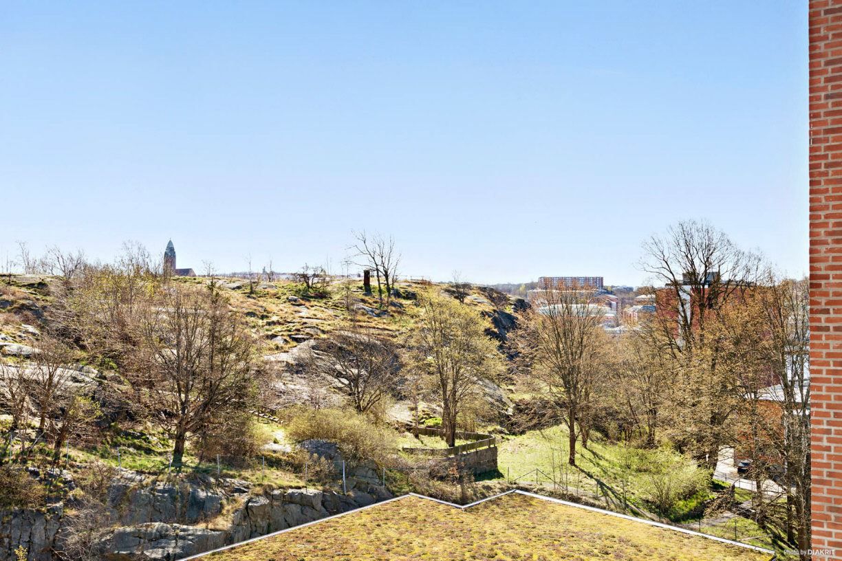 Sörhallsbergets natur och utsikt är din granne