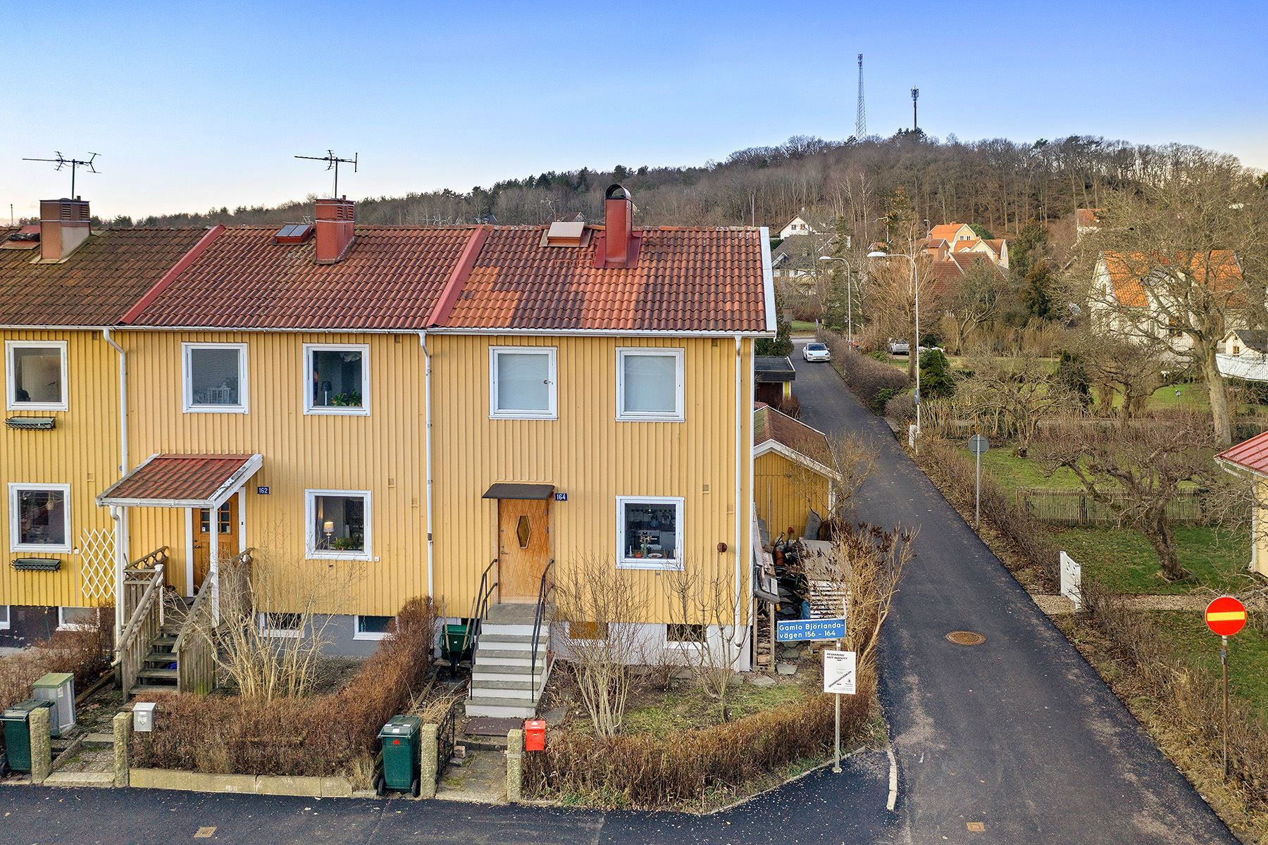 Välkommen till detta gavelradhus!