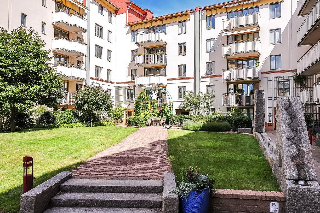 Sörhallstorget och Brf Lalandia