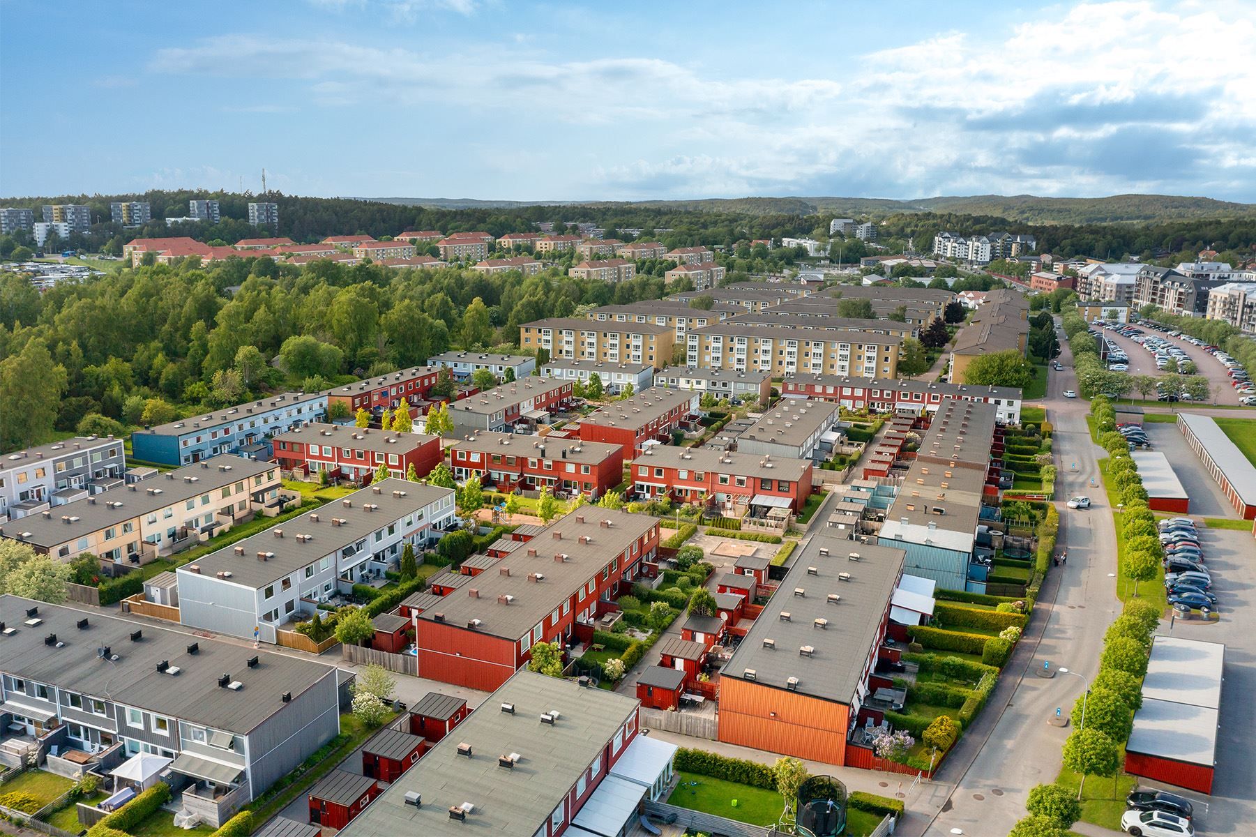 Renoverat och fint radhus bra placerat i området!