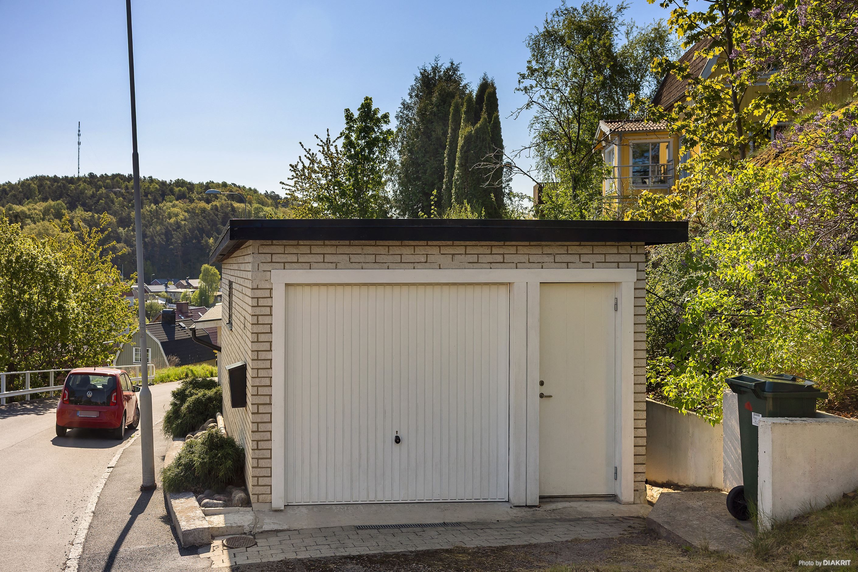 Garage följer med huset
