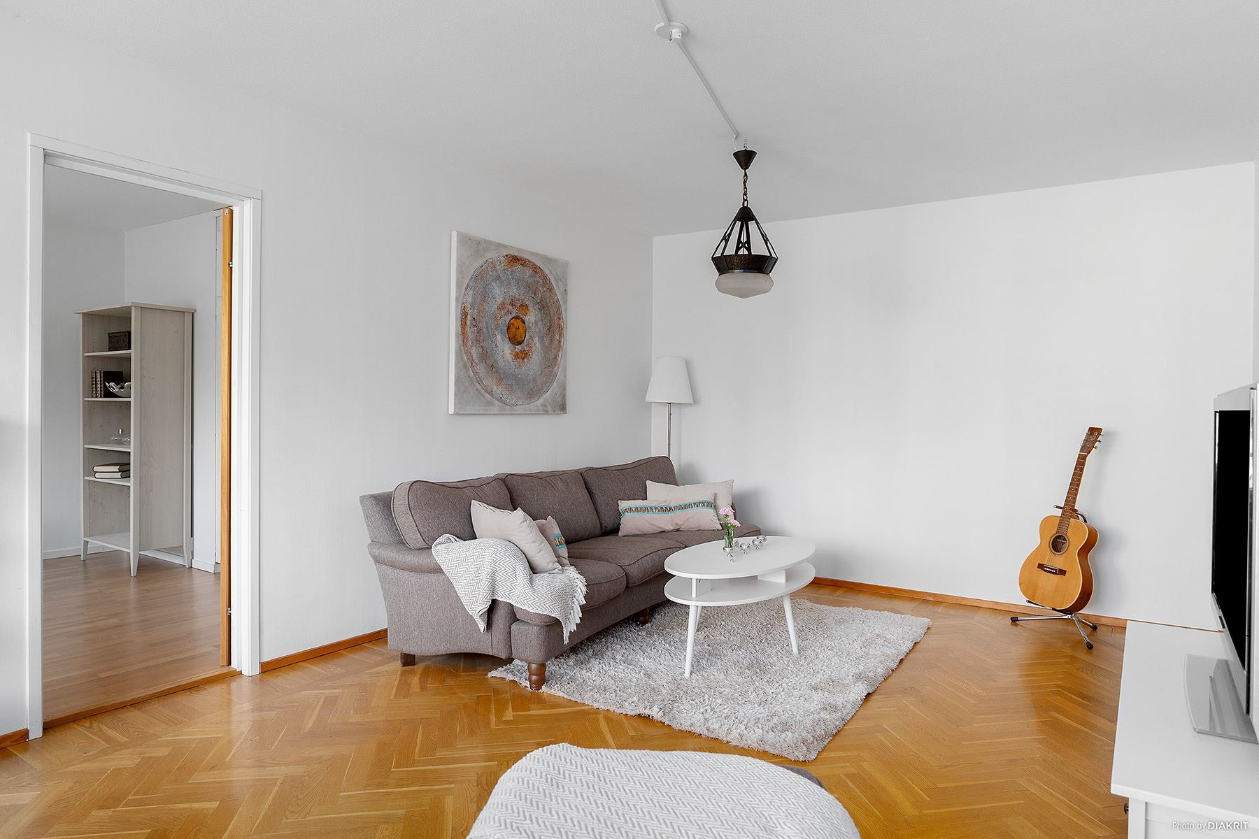Stort vardagsrum med plats för det mesta