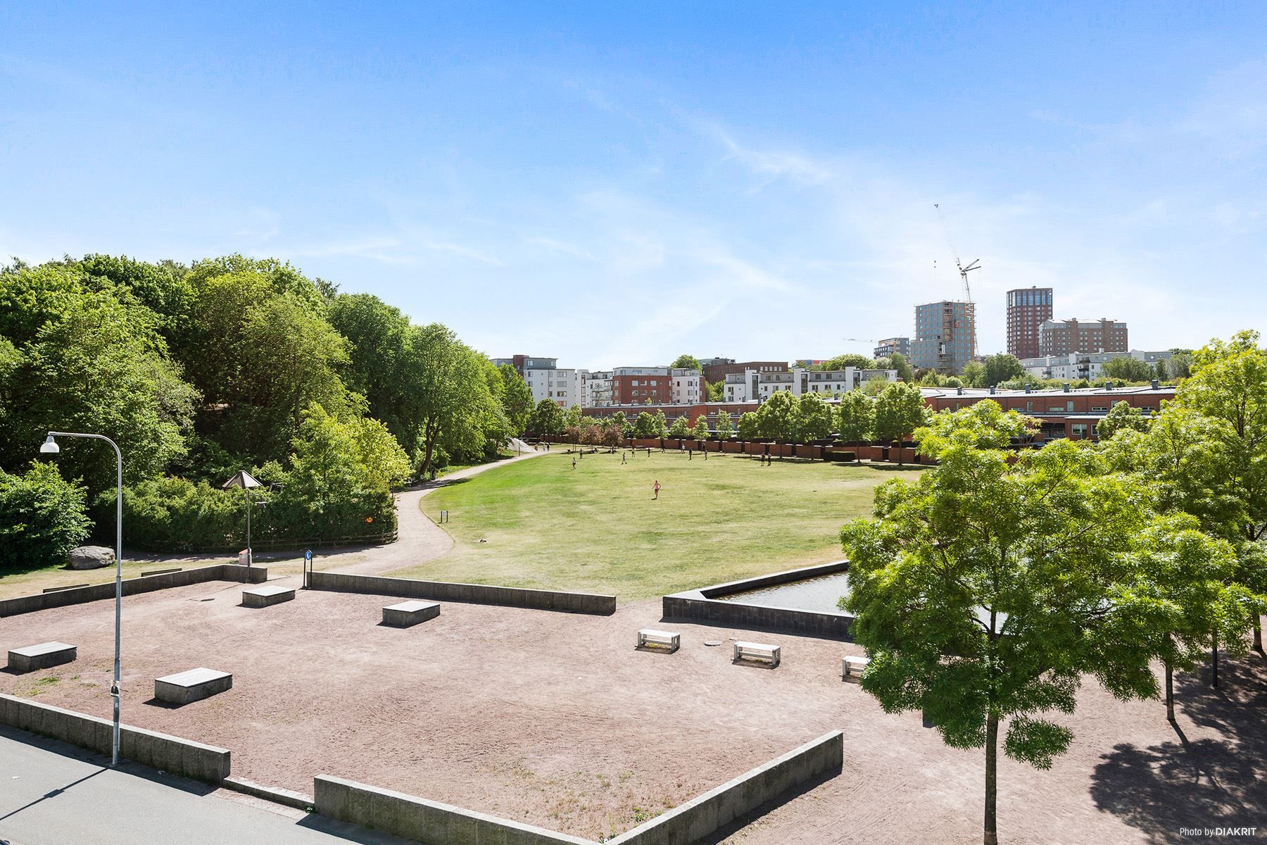 Utsikt över Sörhallsparken och Sörhallsberget. Sydvästläge.