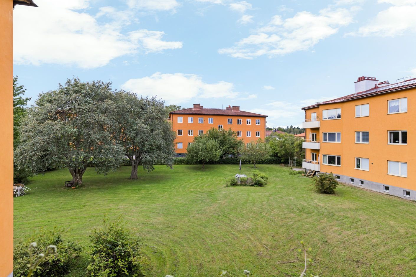 Utsikt från balkongen mot innergården