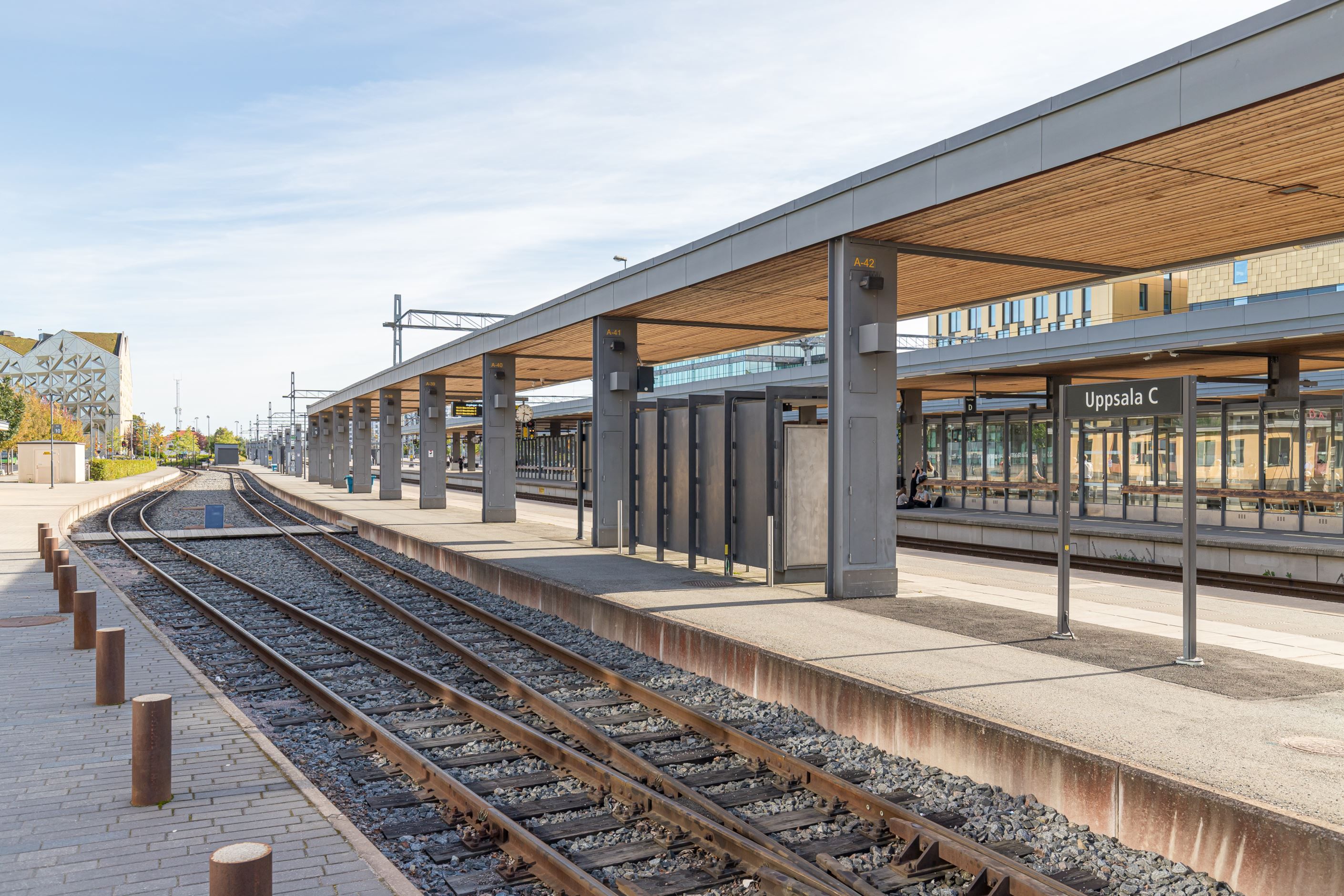 Här bor du en tio minuters promenad från centralstationen, eller tre minuter med cyckel