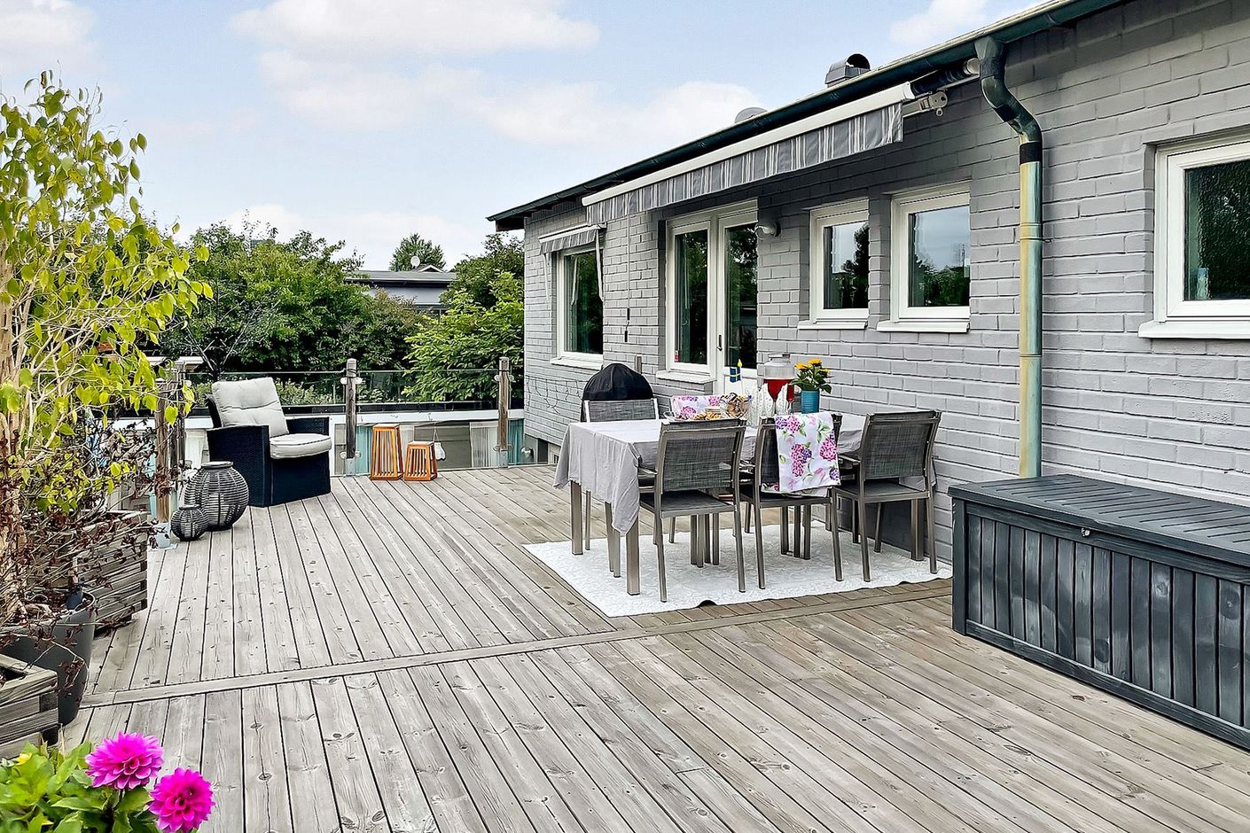 Övre altan i bästa solläget