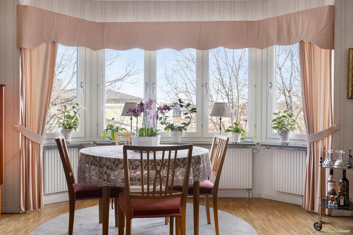 Matplats i vardagsrum