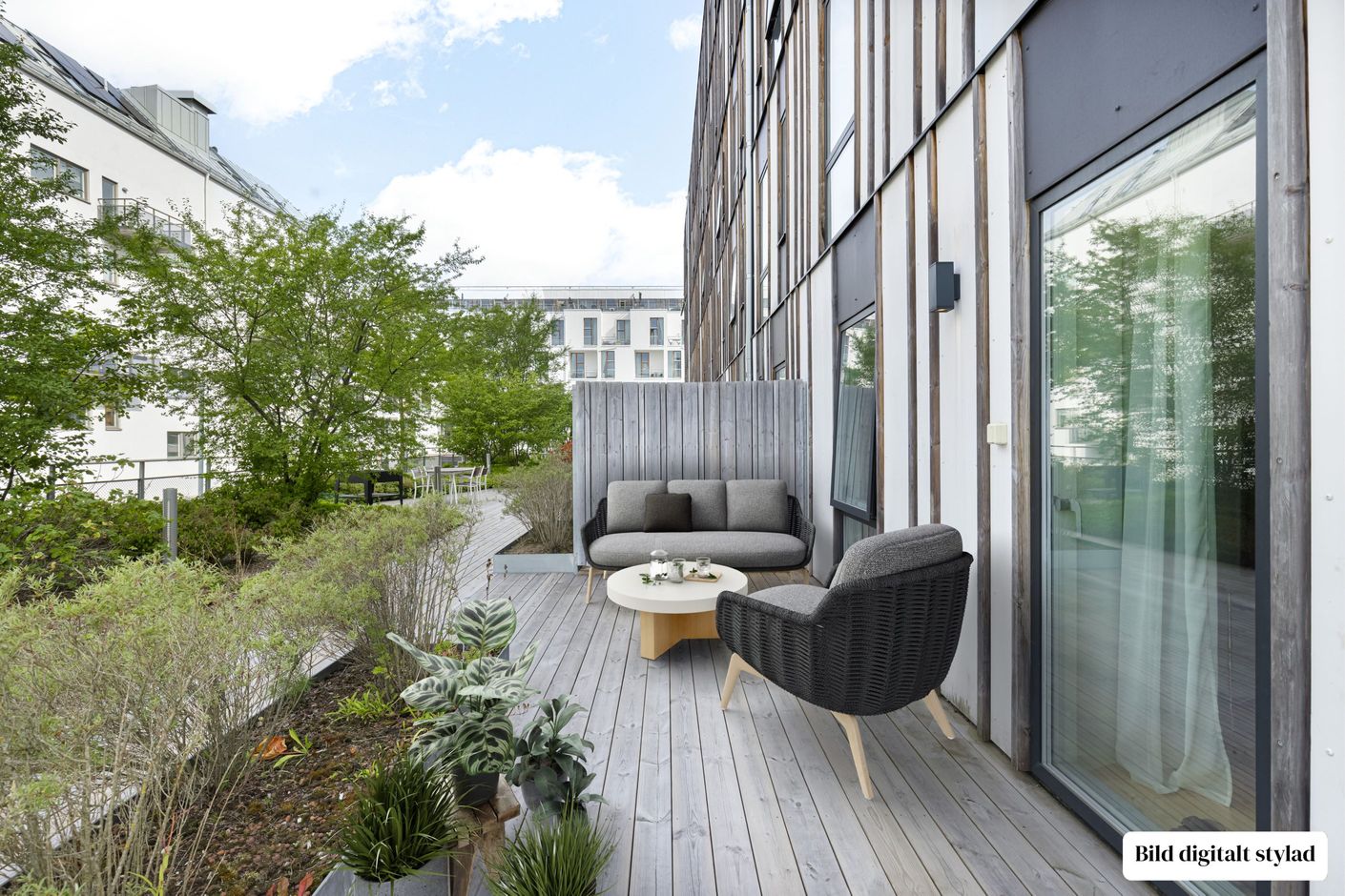 Egen uteplats mot gården