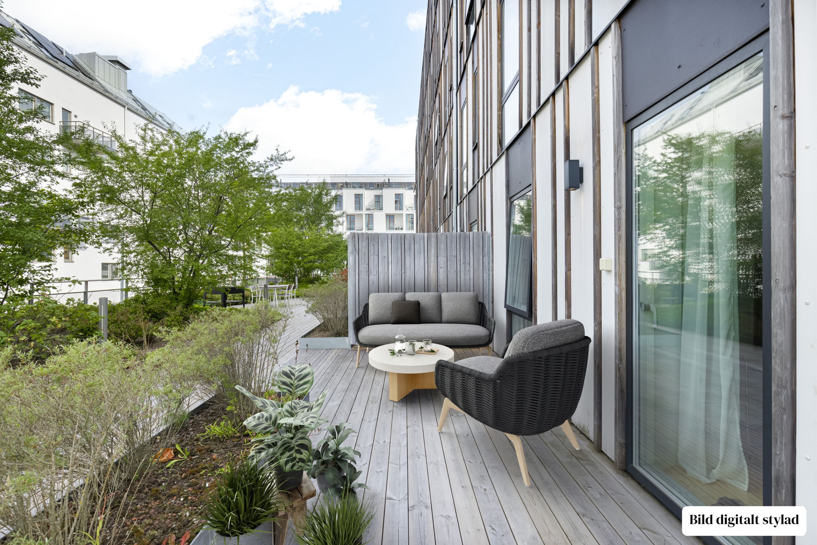 Egen uteplats mot gården