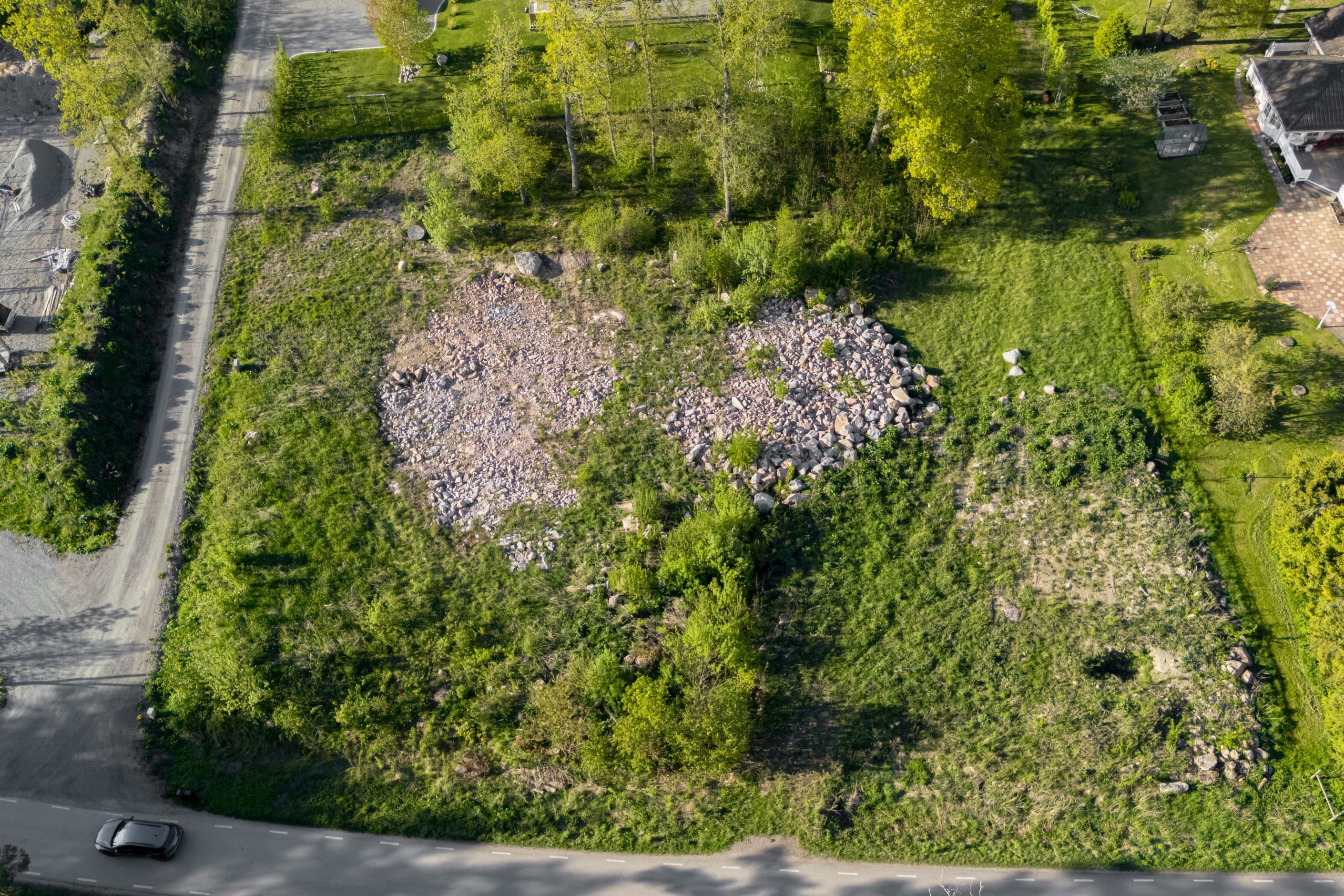 Tomten ovanför är idag bebyggd.