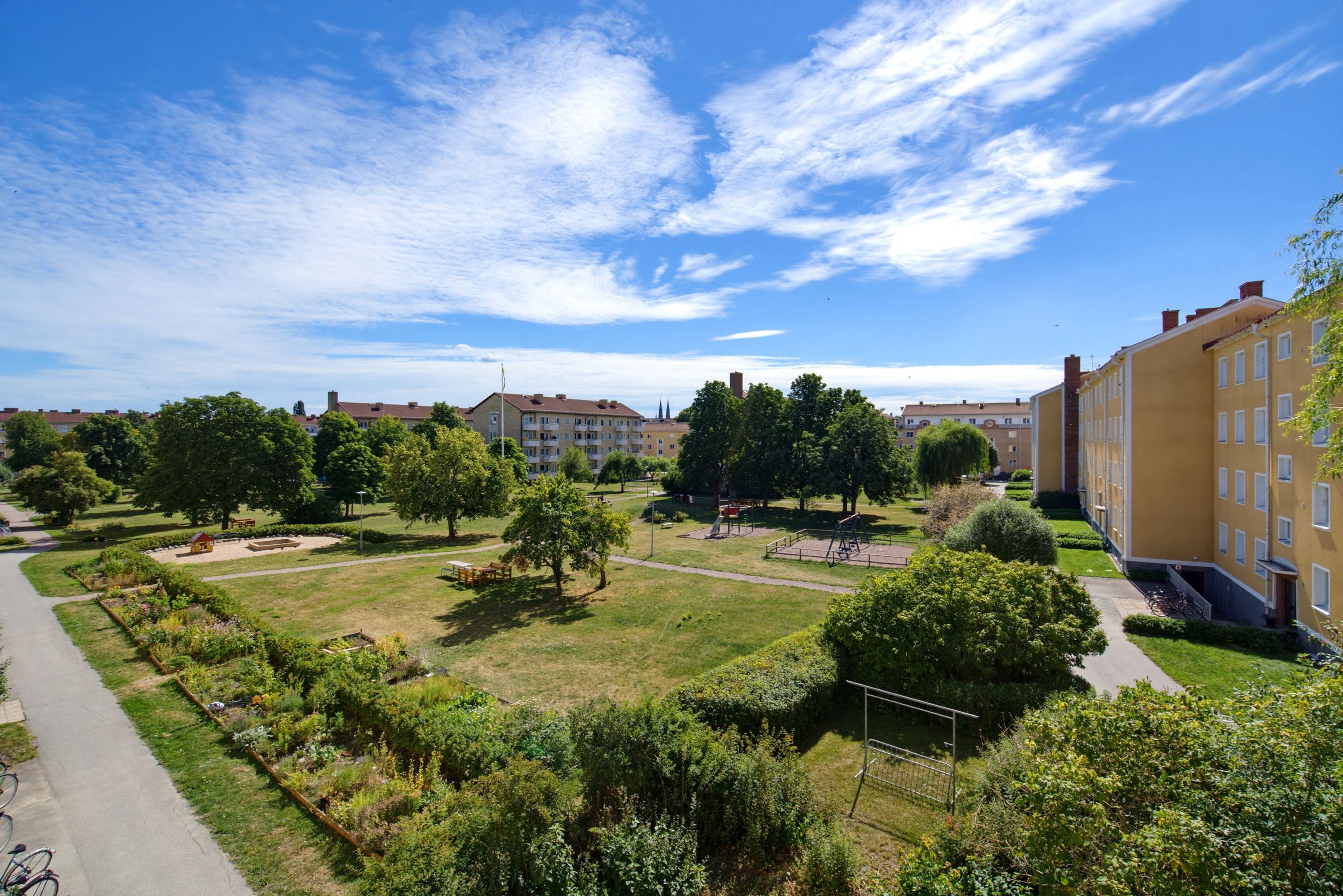 Stor grön gård