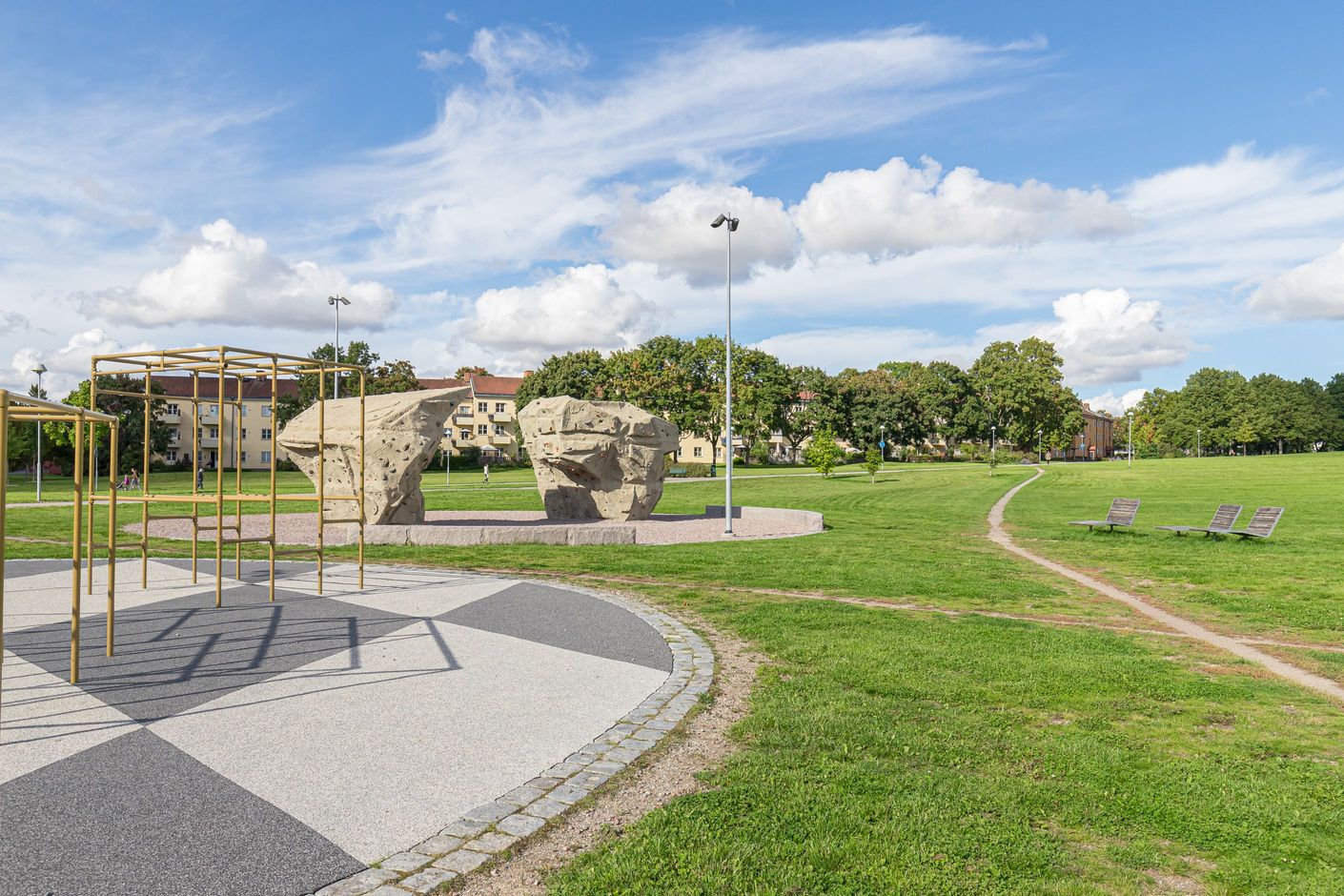 Källparken några meter bort