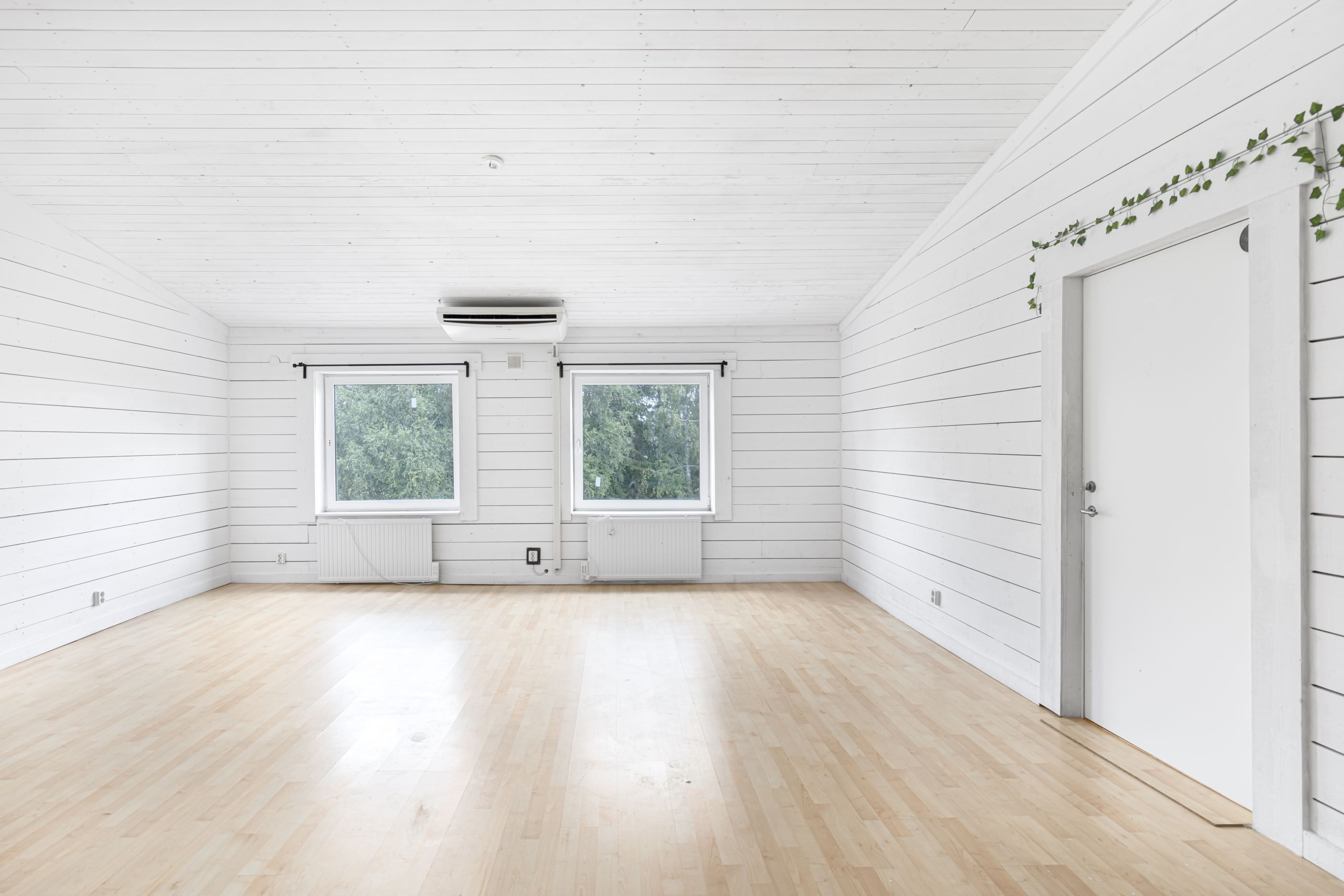 Följande bilder är på högra lägenheten på övre plan