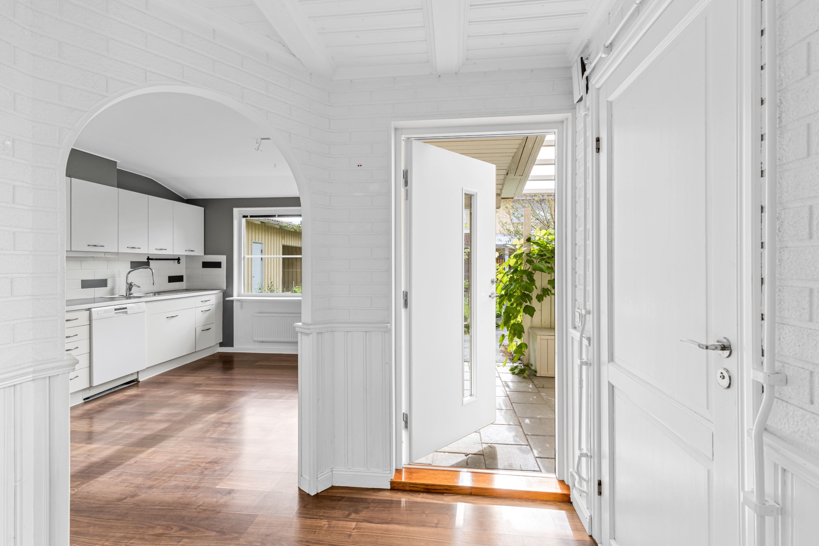 Hall mot kök