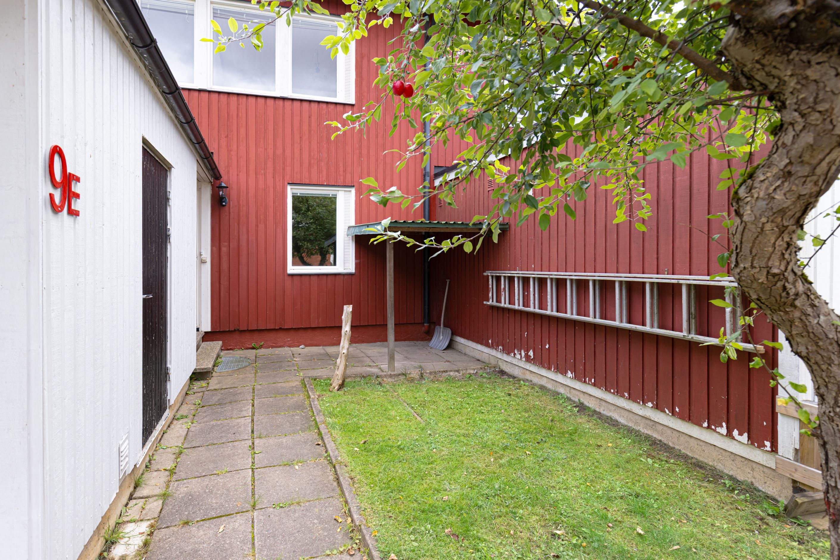 Entrén med extra förråd