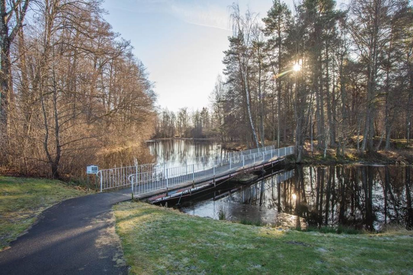 Kort promenad till fina promenadstråk längs med Lagan