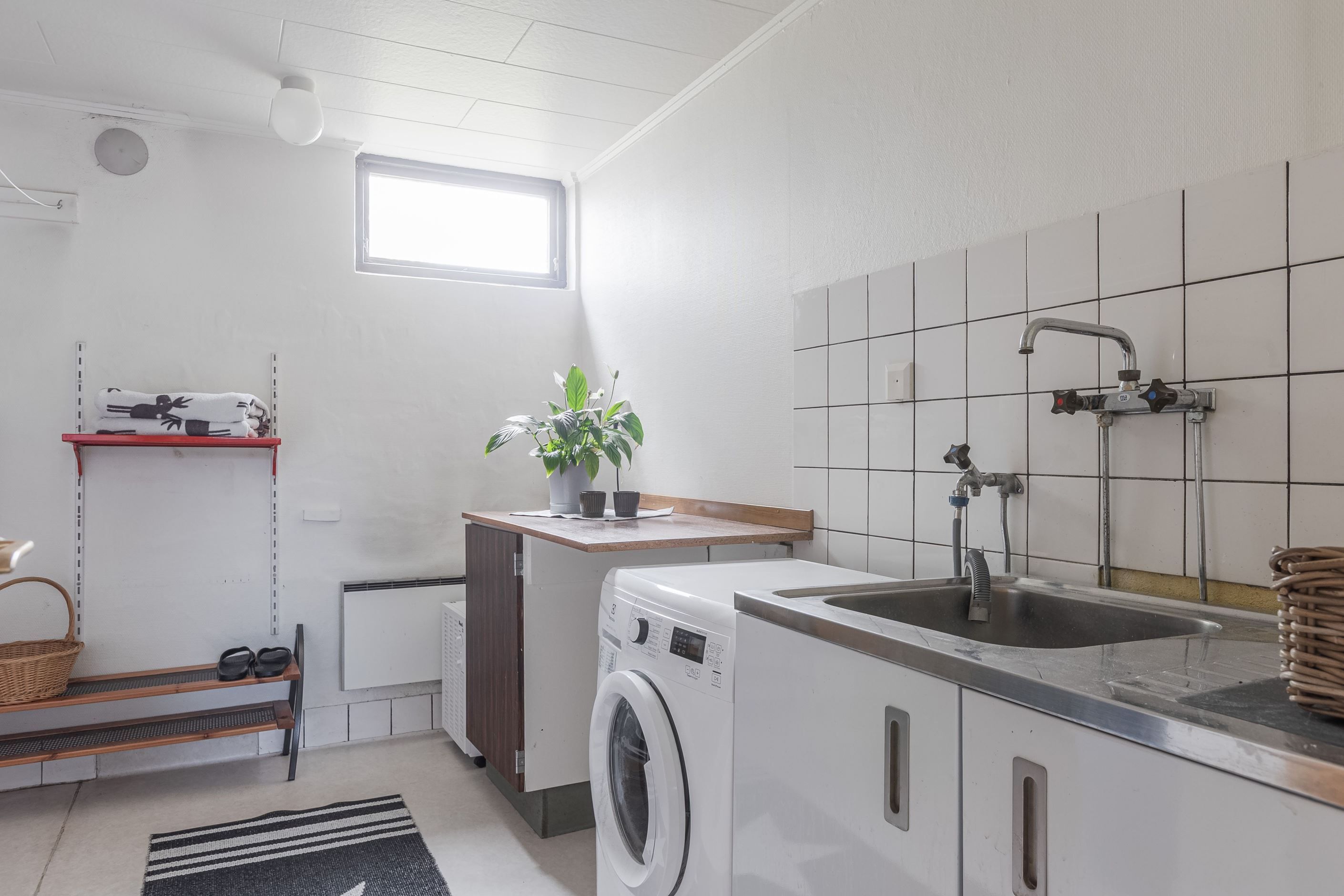 Väl tilltagen avdelning för klädvård